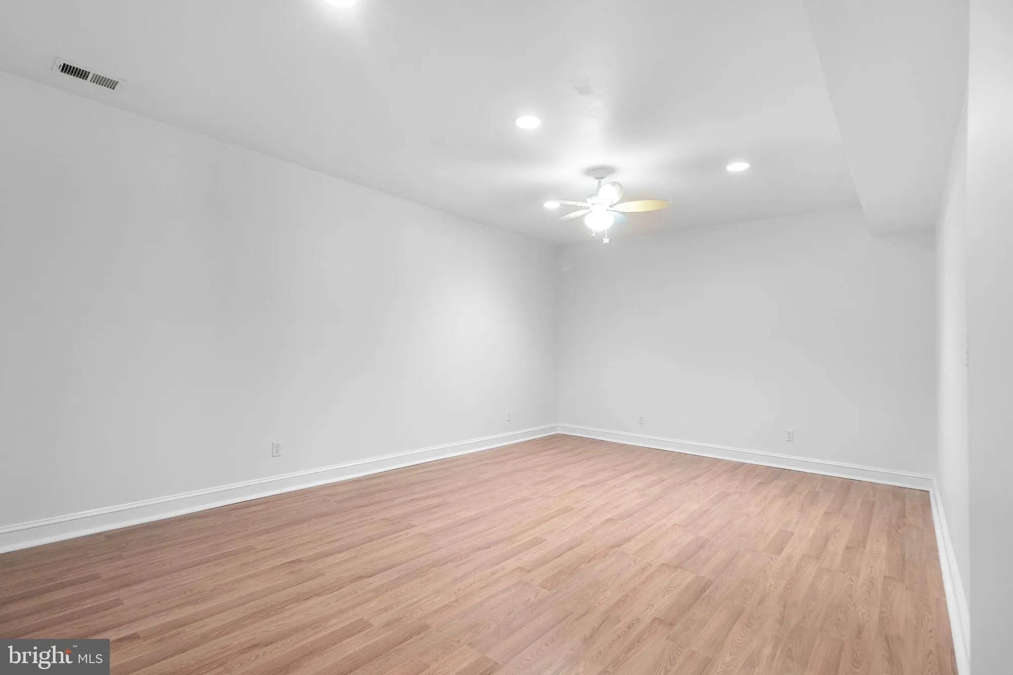 Property Slideshow image 39 of 57 | 15691 alderbrook dr, Haymarket, VA, 20169