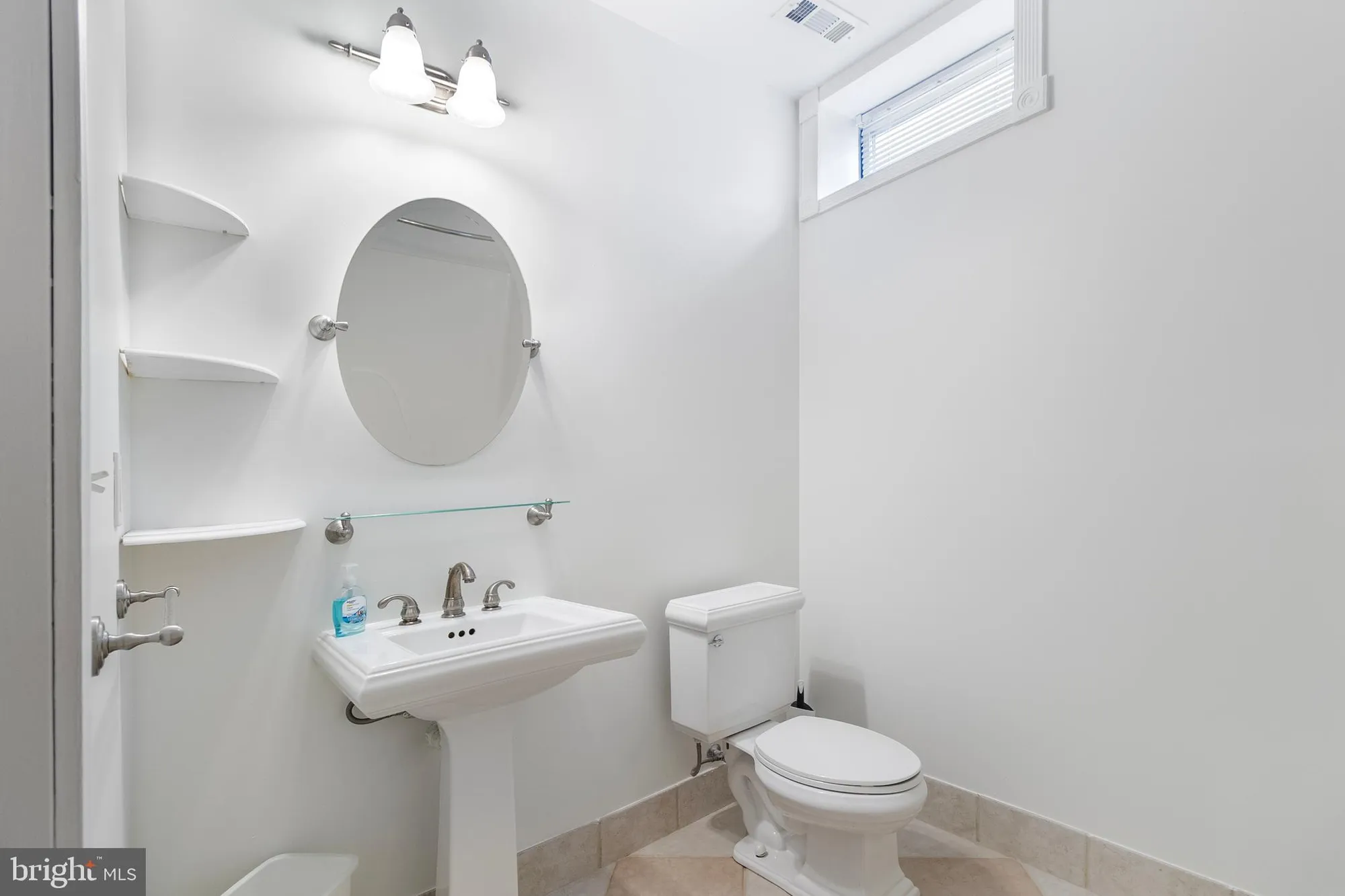 Property Slideshow image 40 of 57 | 15691 alderbrook dr, Haymarket, VA, 20169