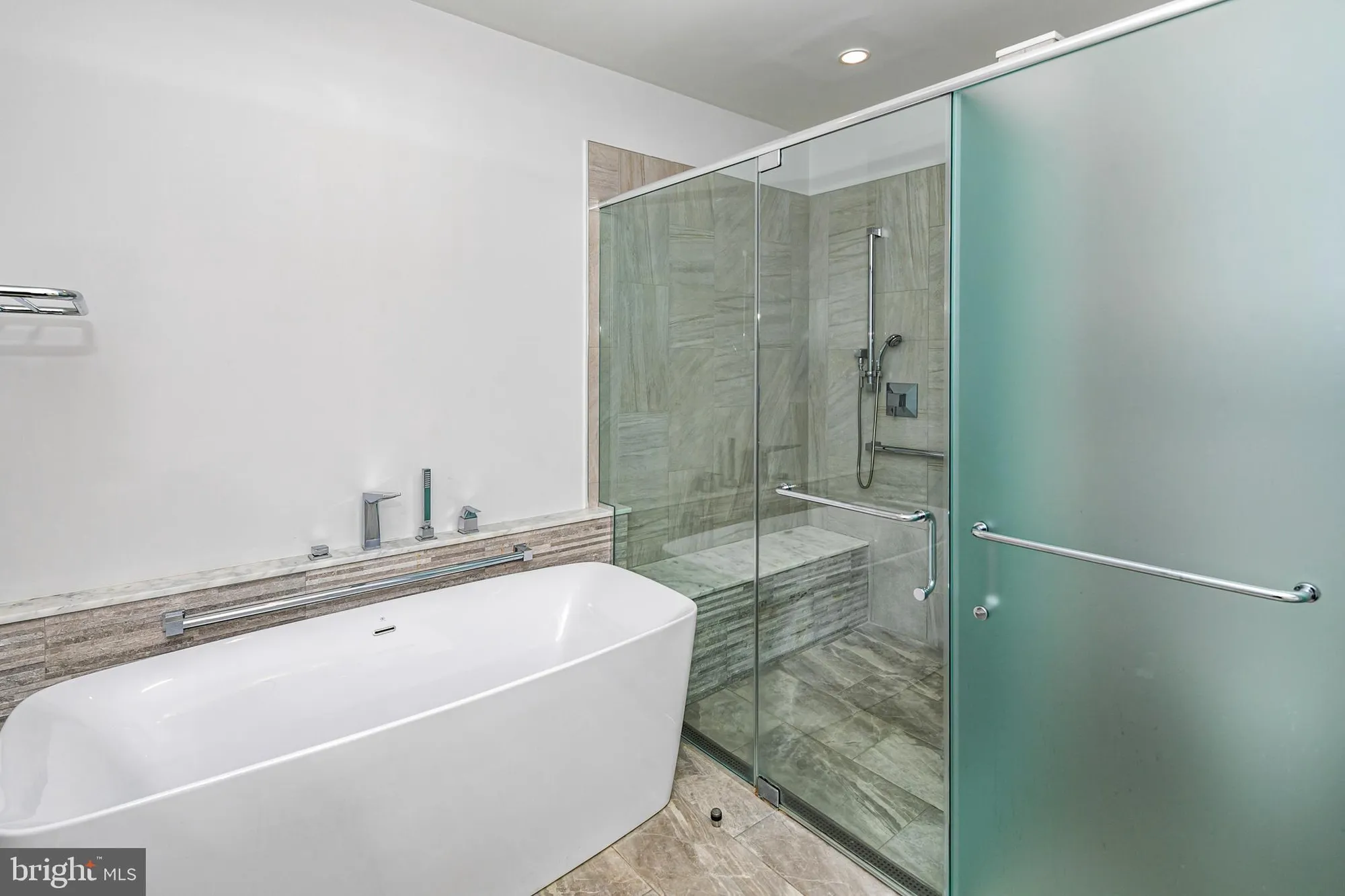 Property Slideshow image 12 of 23 | 6 allura ct, Lawrence Township, NJ, 08648