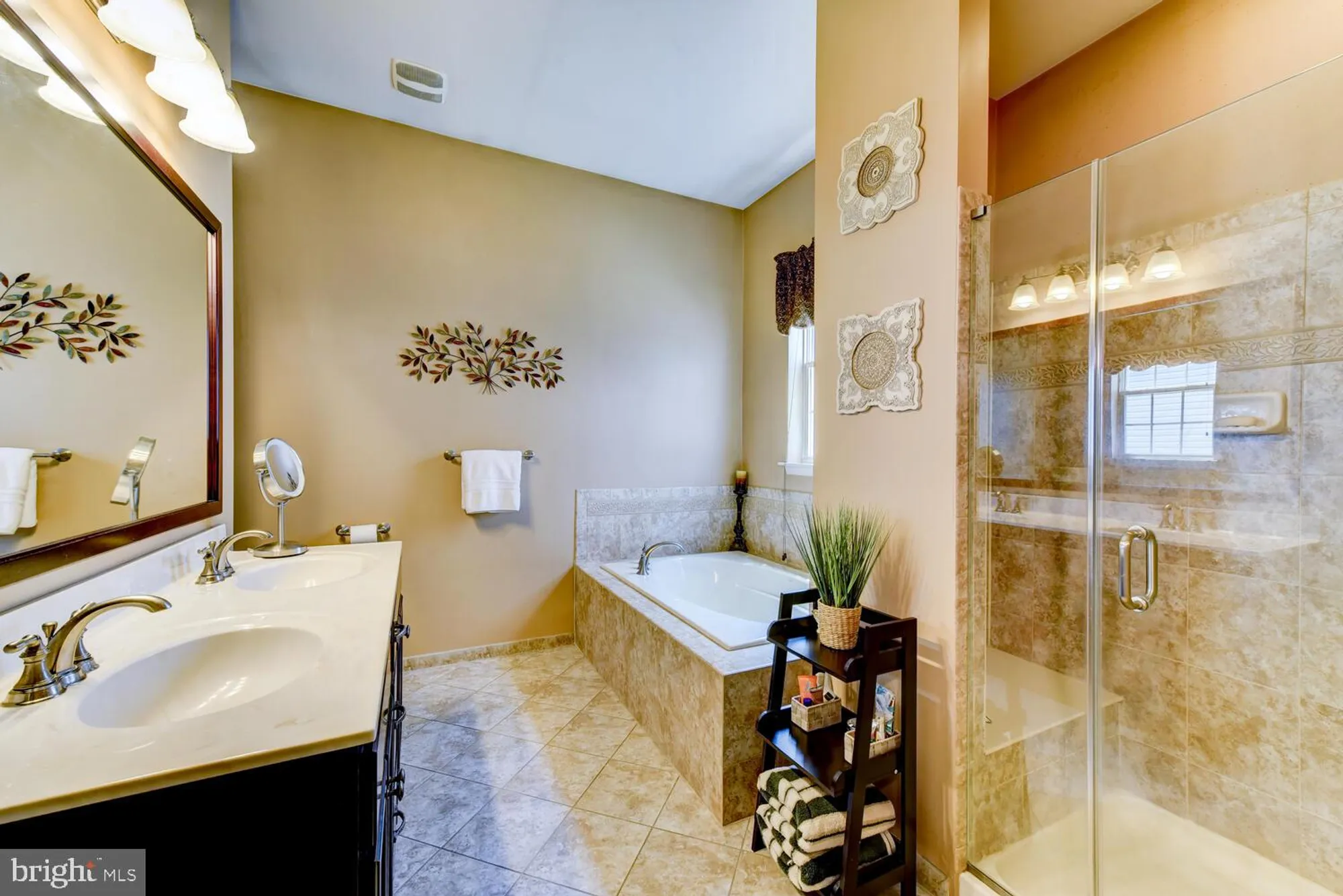 Property Slideshow image 40 of 68 | 118 andover dr, Kendall Park, NJ, 08824