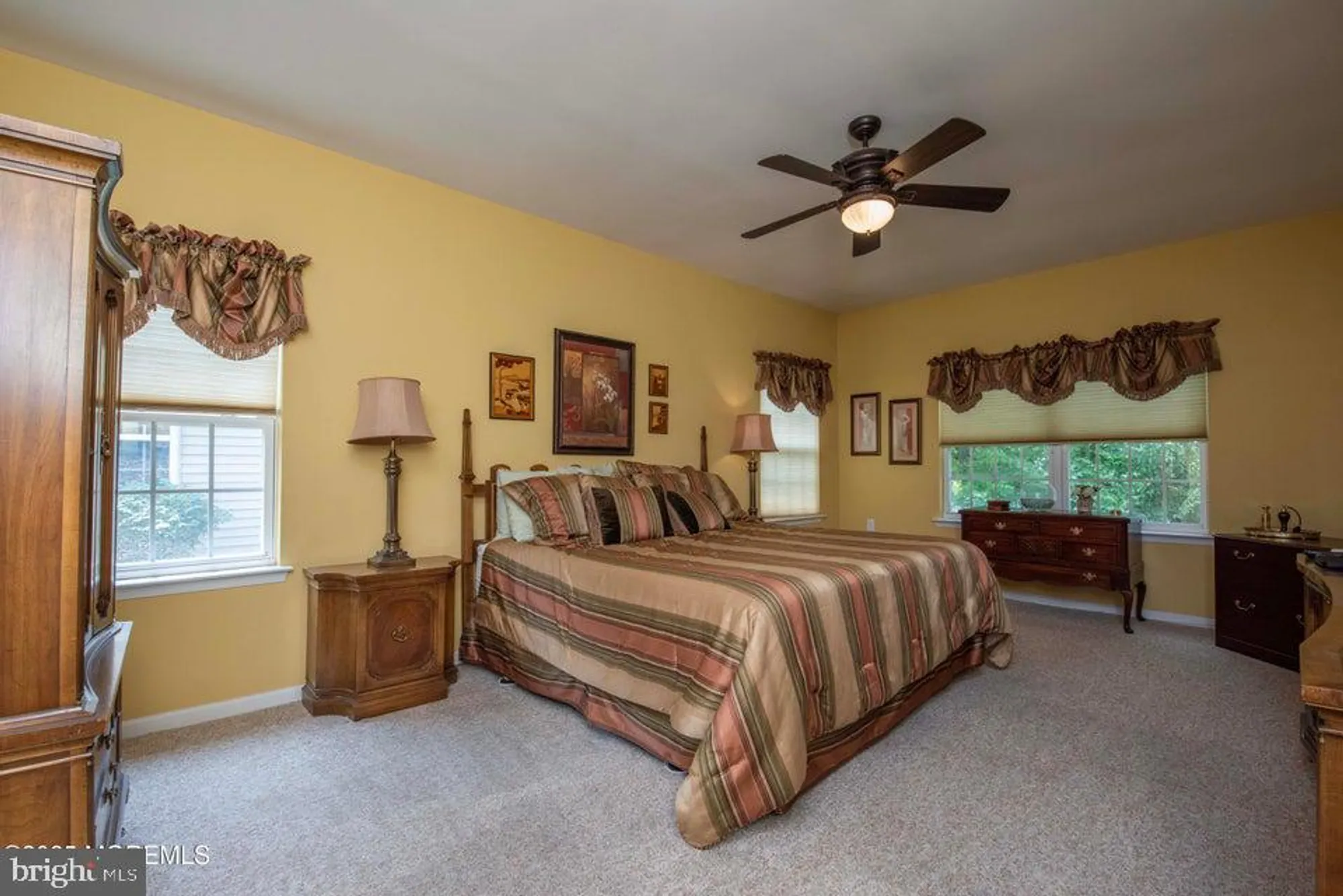 Property Slideshow image 44 of 98 | 221 valencia dr, Monroe Township, NJ, 08831