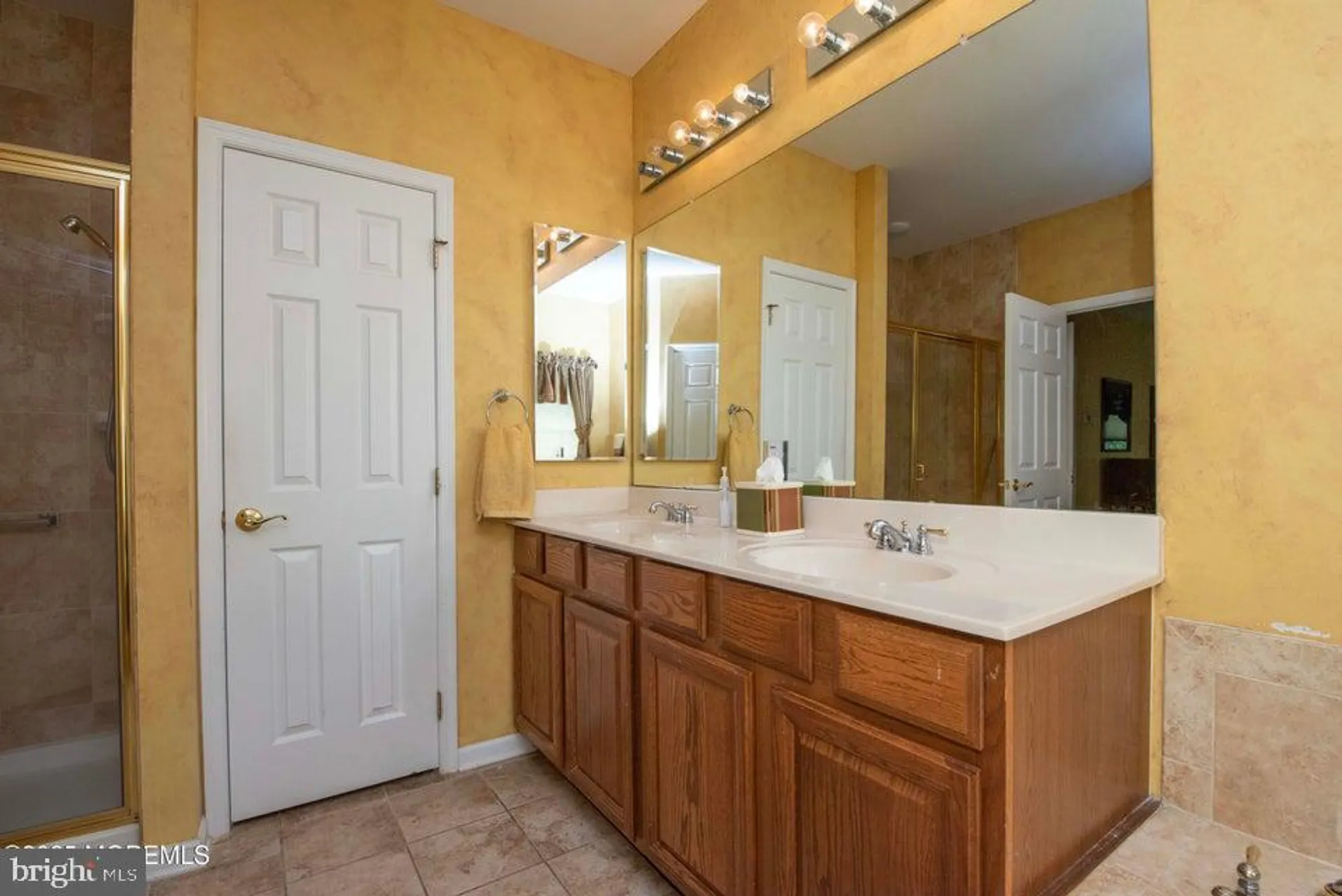 Property Slideshow image 52 of 98 | 221 valencia dr, Monroe Township, NJ, 08831