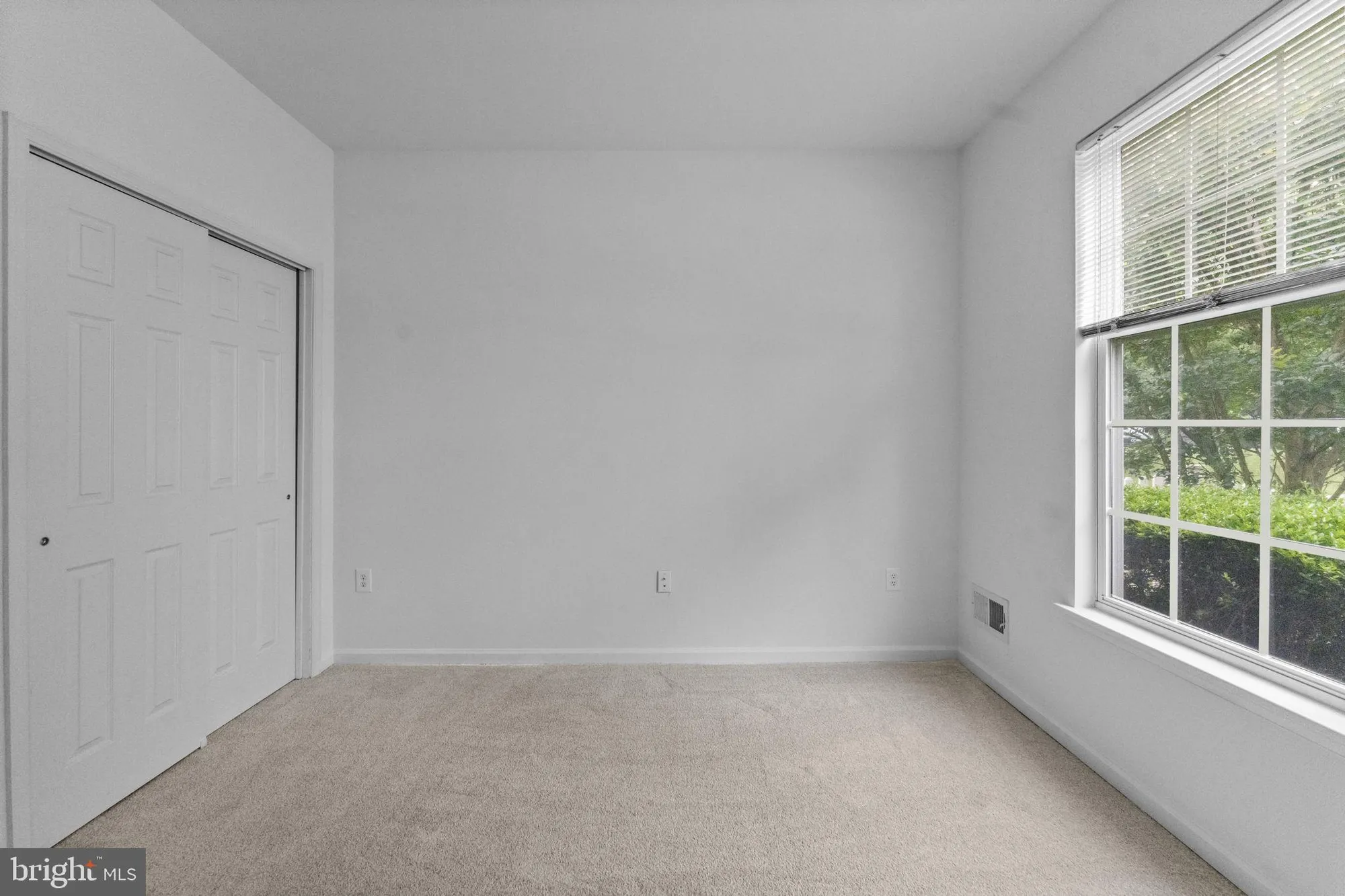 Property Slideshow image 11 of 39 | 4 brakeman ct, Hightstown, NJ, 08520