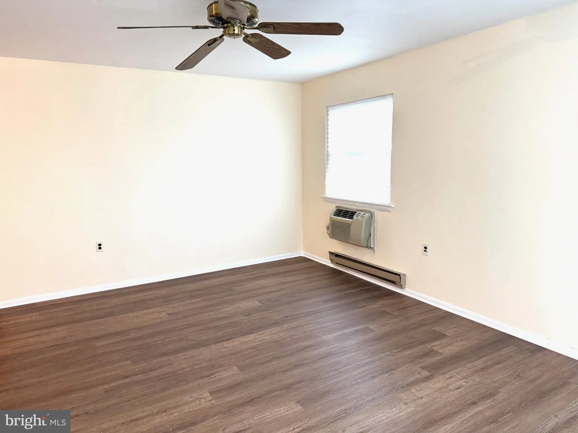 Property Slideshow image 13 of 21 | 768d hudson pkwy, Whiting, NJ, 08759