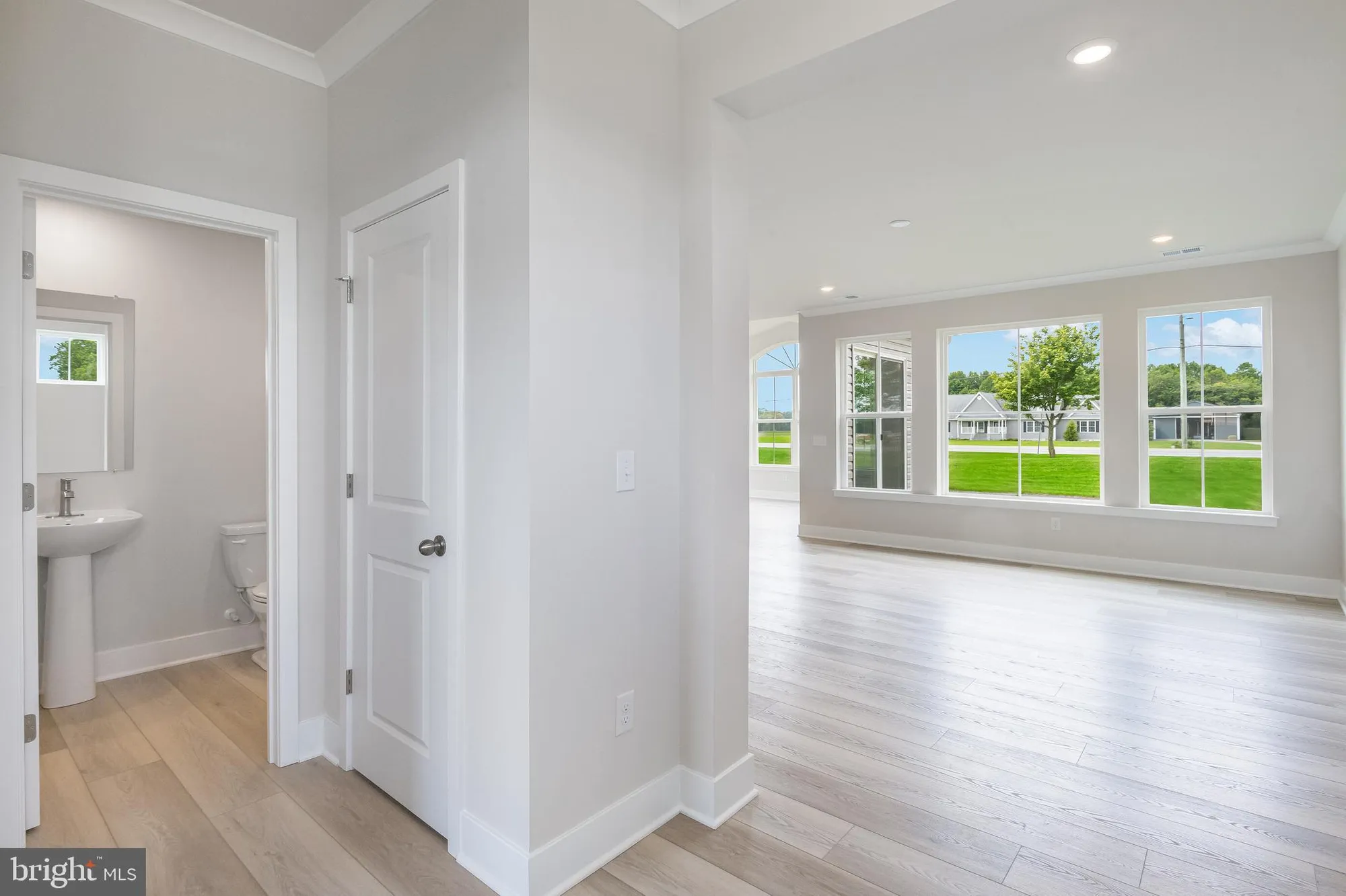 Property Slideshow image 2 of 42 | 211 mariners cir, Milton, DE, 19968