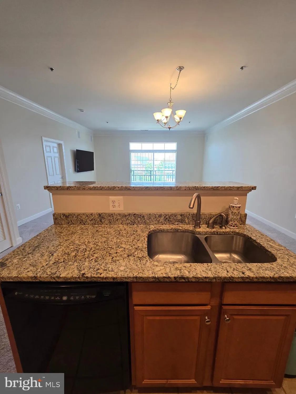 Property Slideshow image 9 of 29 | 680 watermans dr apt 301, Woodbridge, VA, 22191