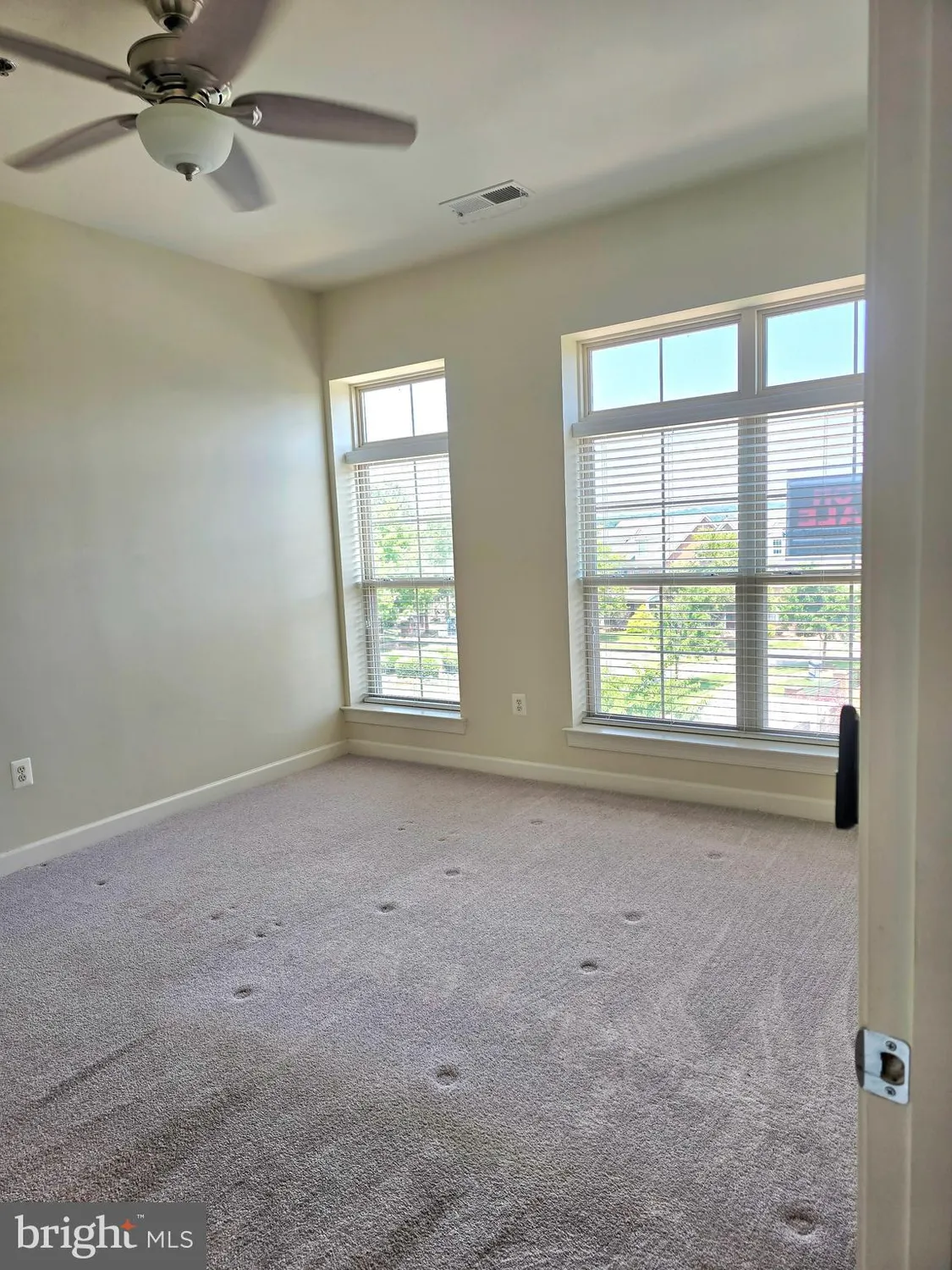 Property Slideshow image 12 of 29 | 680 watermans dr apt 301, Woodbridge, VA, 22191