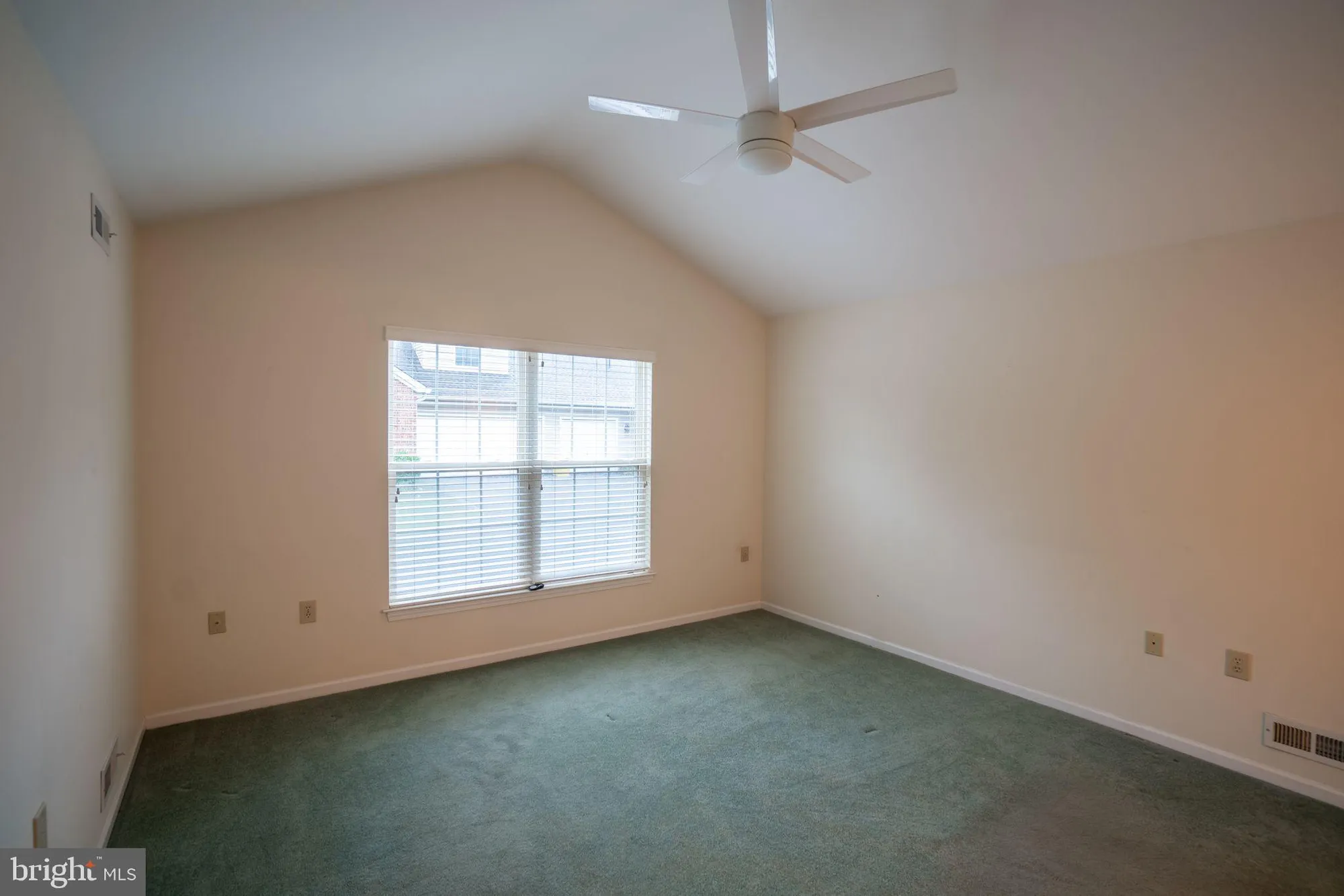 Property Slideshow image 15 of 21 | 18 woolsey ct, Pennington, NJ, 08534