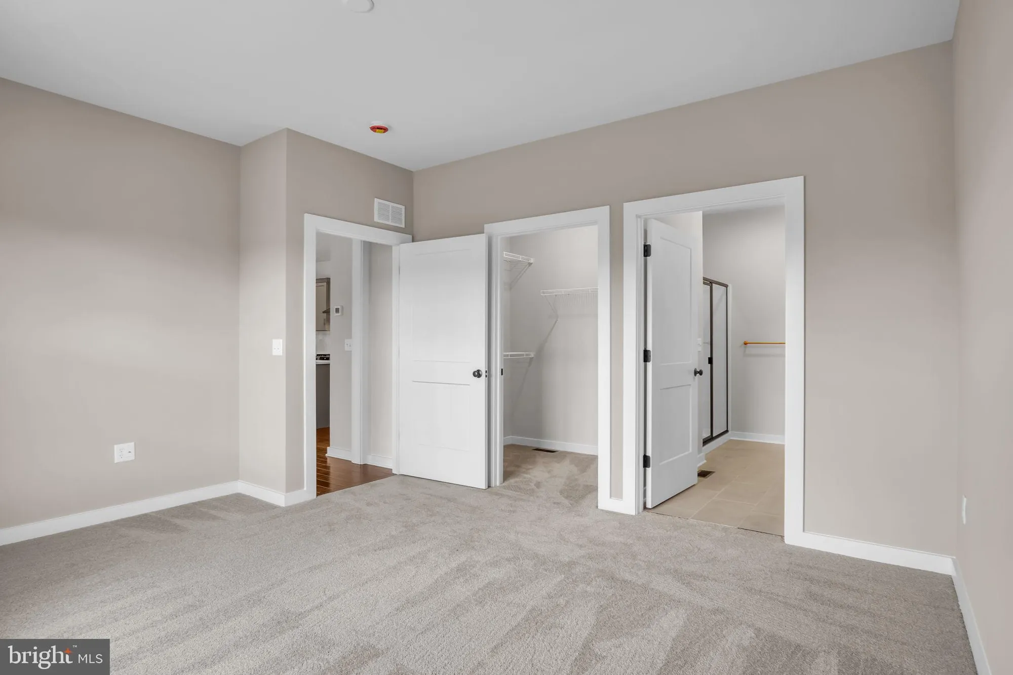 Property Slideshow image 8 of 12 | 880 shadowbrooke dr, Dover, PA, 17315