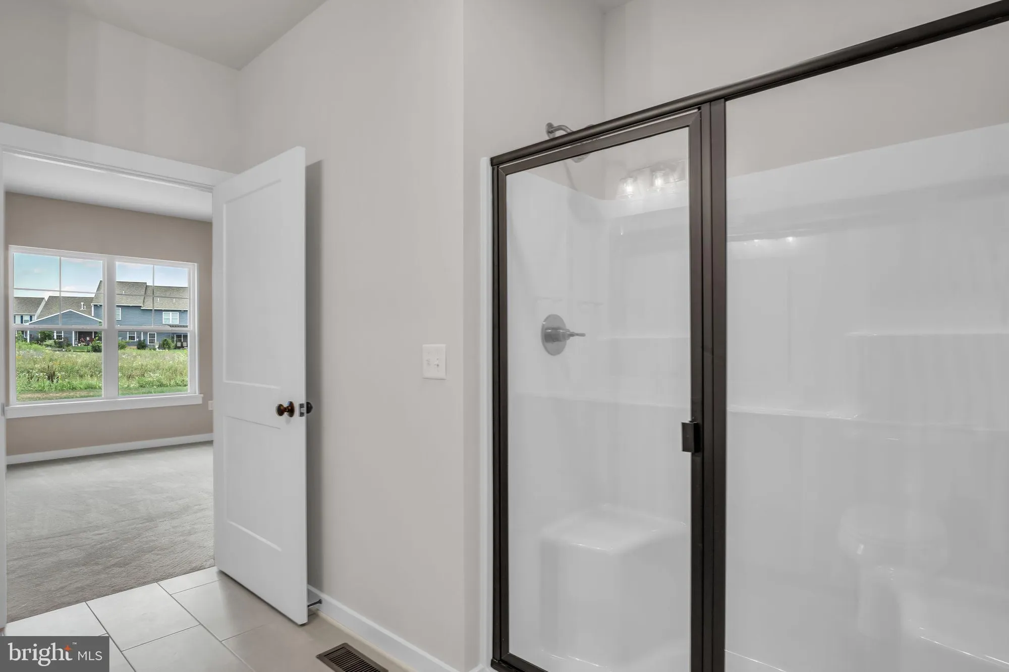 Property Slideshow image 10 of 12 | 880 shadowbrooke dr, Dover, PA, 17315