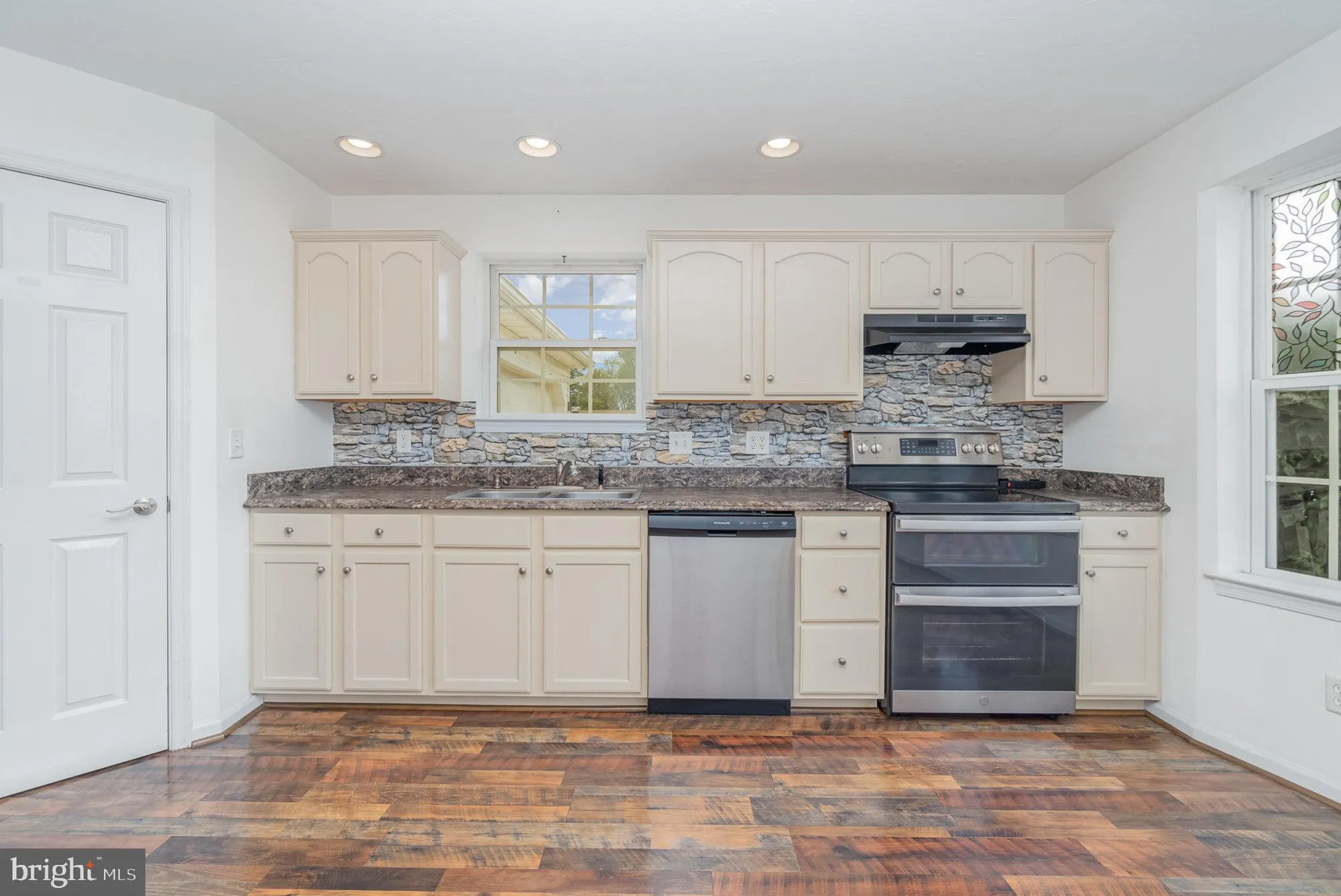 Property Slideshow image 8 of 39 | 38 lantern ln, Shippensburg, PA, 17257