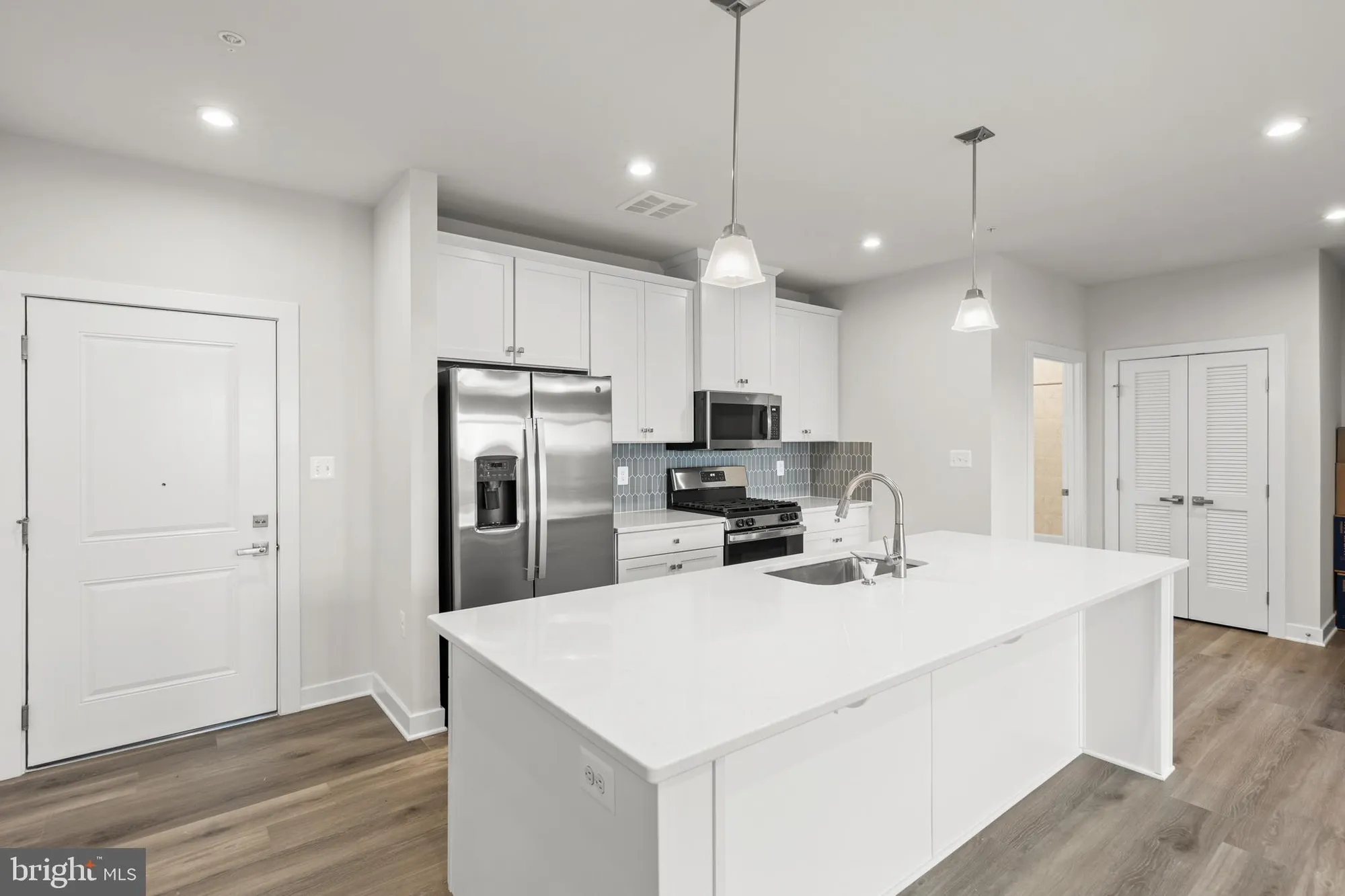 Property Slideshow image 3 of 22 | 140 mccormick cir apt 403, Winchester, VA, 22602