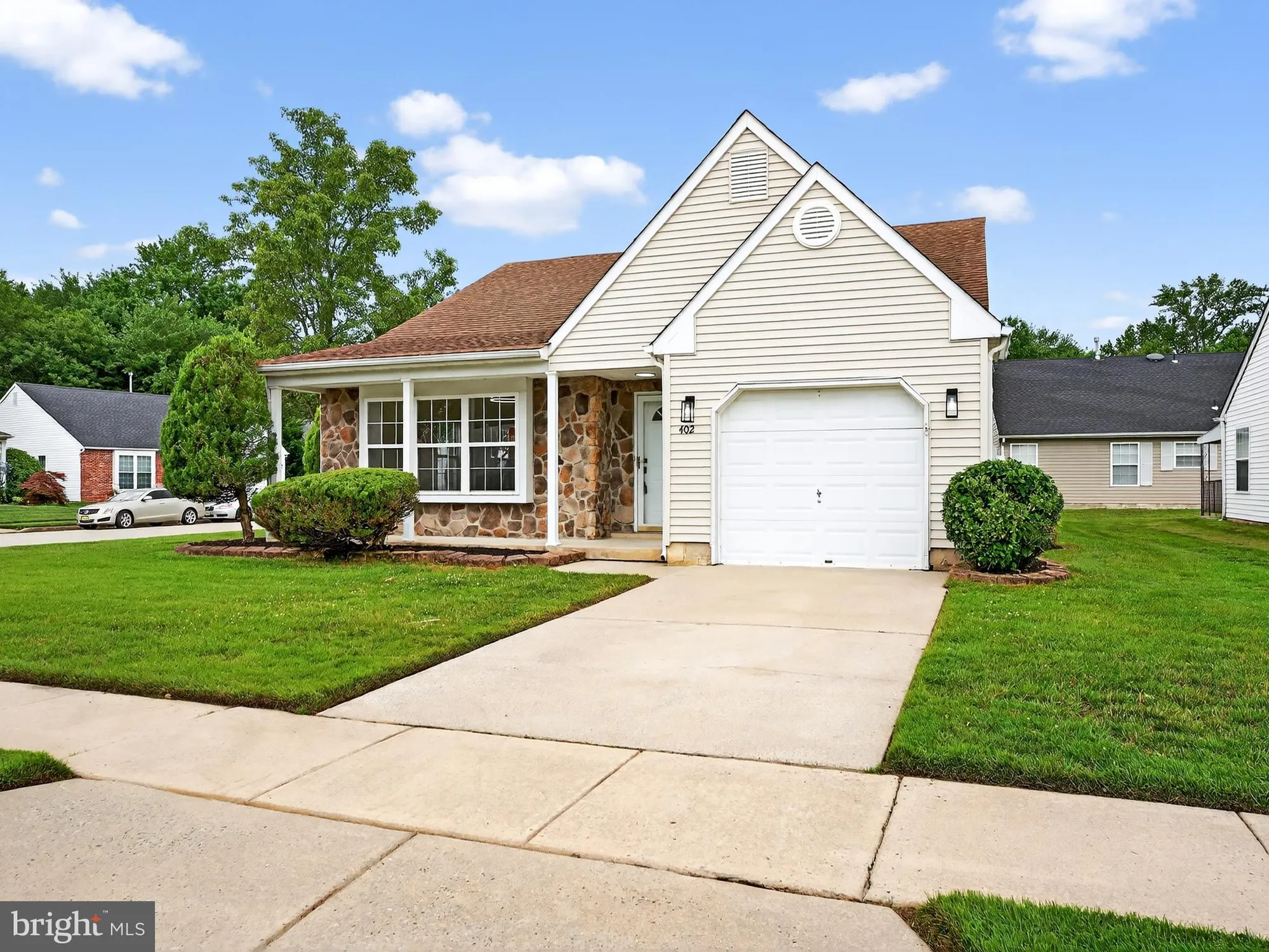 Property Slideshow image 2 of 34 | 402 paradise rd, Williamstown, NJ, 08094