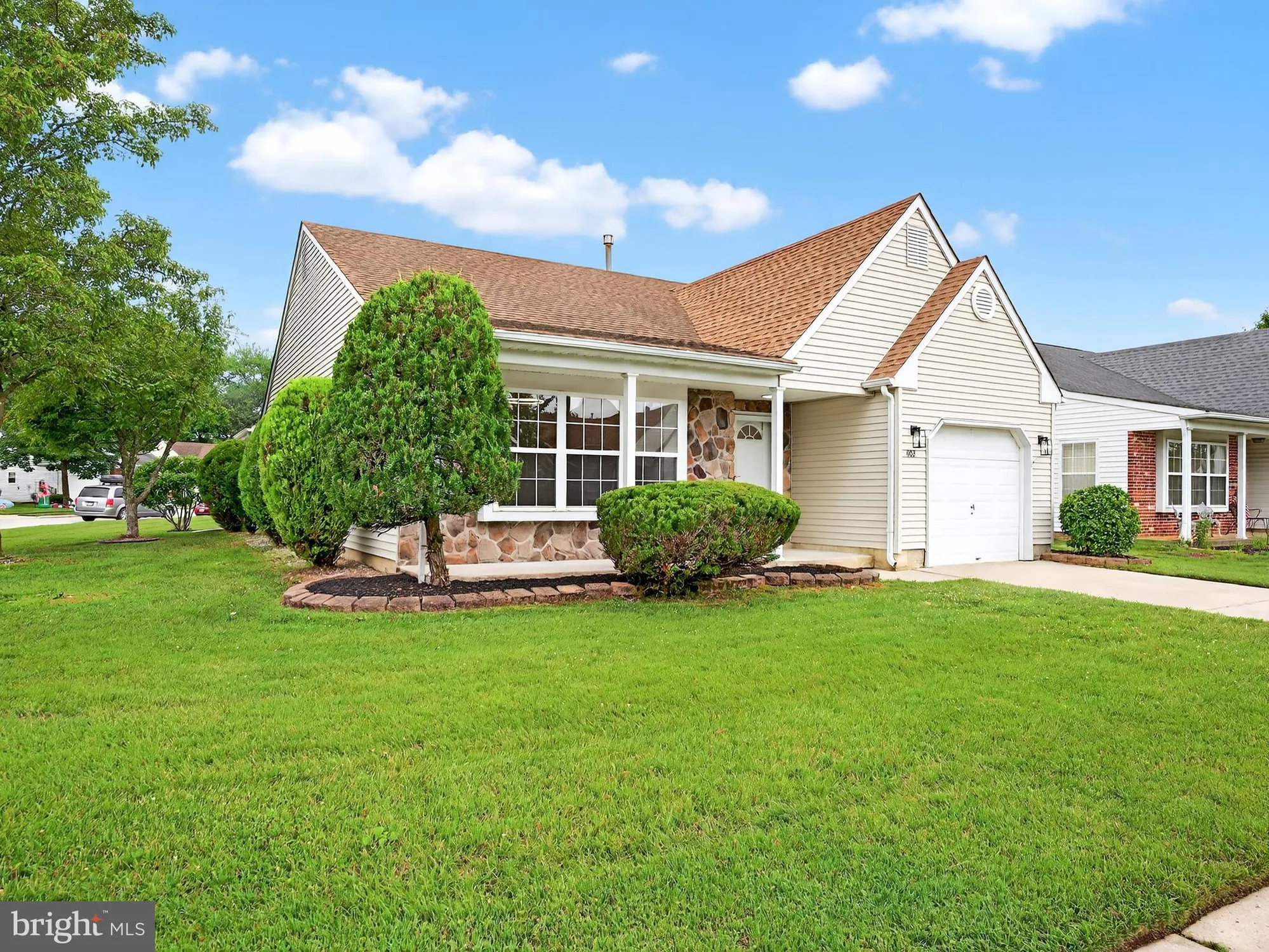 Property Slideshow image 3 of 34 | 402 paradise rd, Williamstown, NJ, 08094