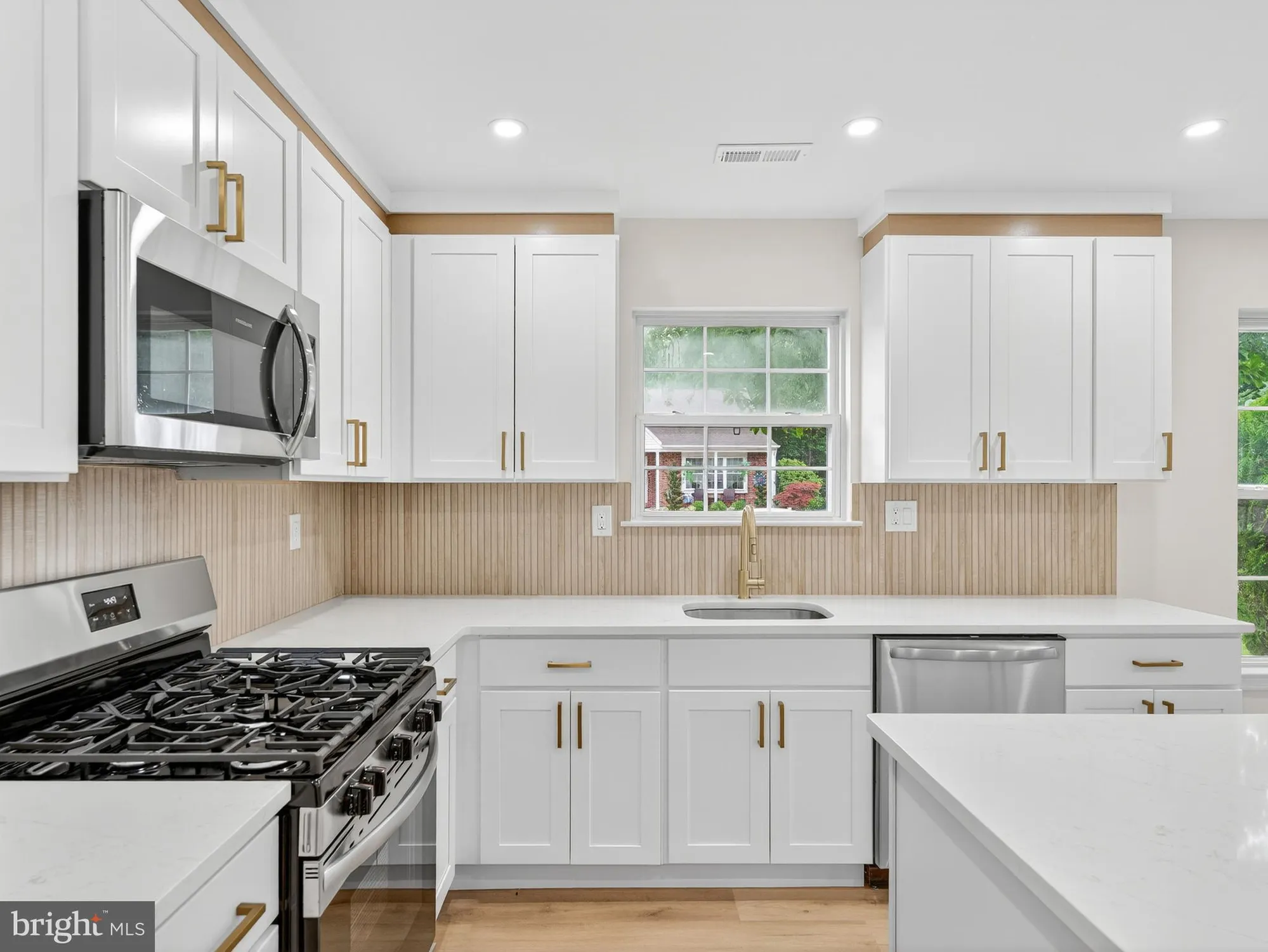 Property Slideshow image 11 of 34 | 402 paradise rd, Williamstown, NJ, 08094