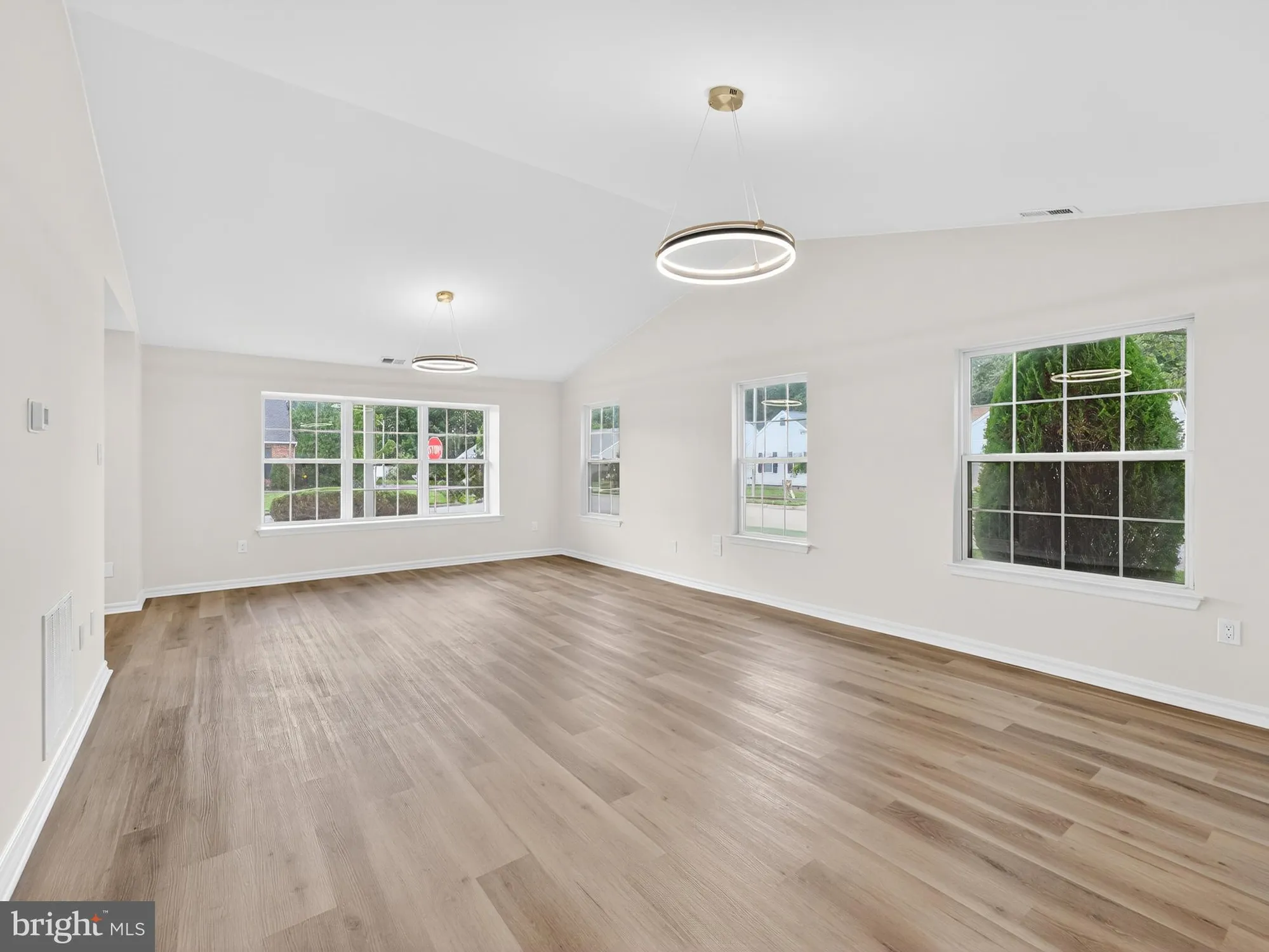 Property Slideshow image 9 of 34 | 402 paradise rd, Williamstown, NJ, 08094