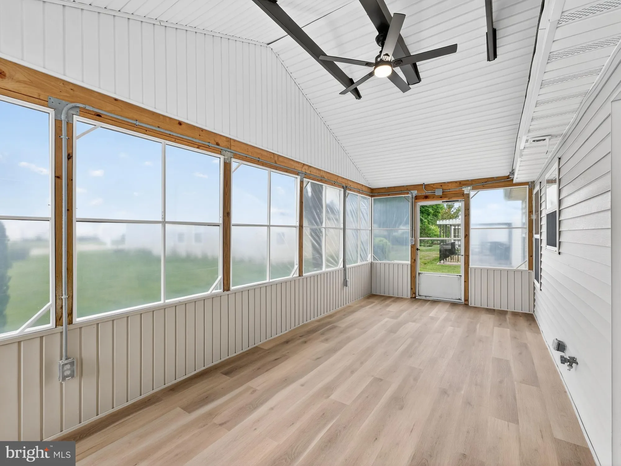 Property Slideshow image 18 of 34 | 402 paradise rd, Williamstown, NJ, 08094