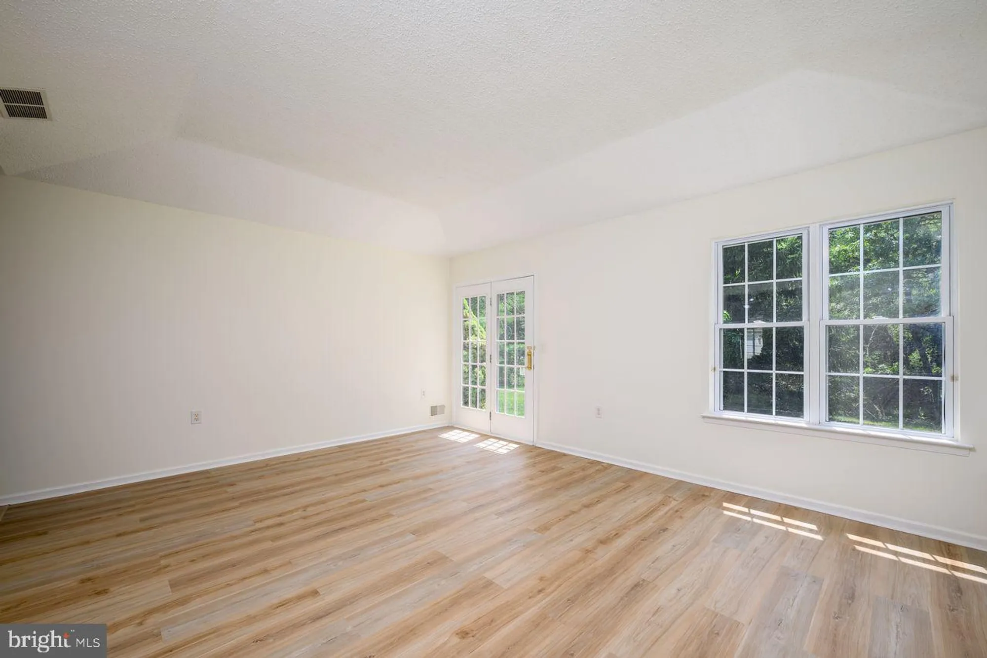 Property Slideshow image 20 of 51 | 4 penny ln, Jackson, NJ, 08527