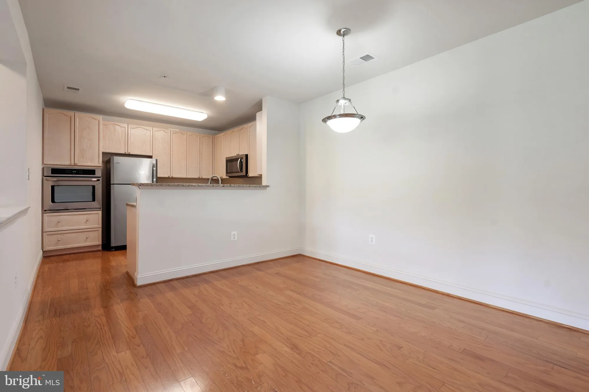 Property Slideshow image 10 of 30 | 6704 holly farm ln unit 109, Warrenton, VA, 20187