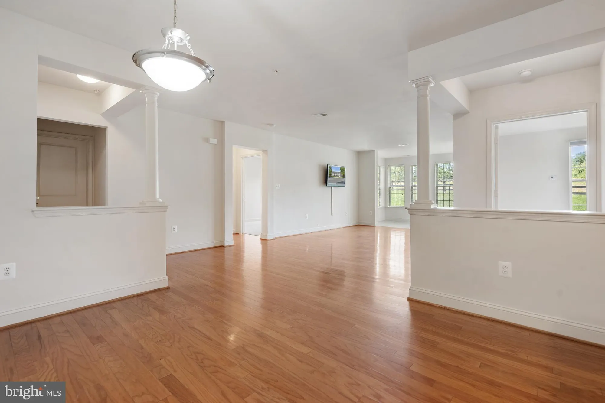 Property Slideshow image 11 of 30 | 6704 holly farm ln unit 109, Warrenton, VA, 20187