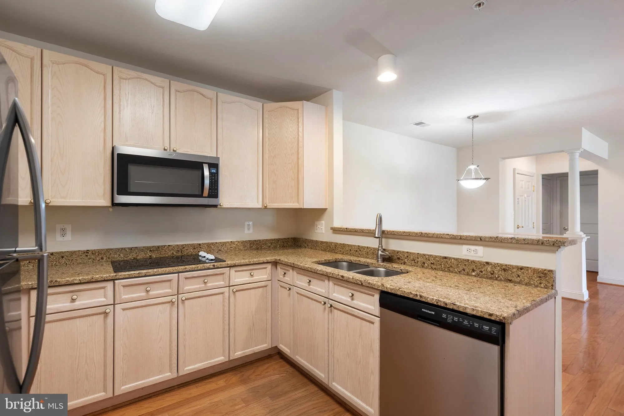 Property Slideshow image 6 of 30 | 6704 holly farm ln unit 109, Warrenton, VA, 20187