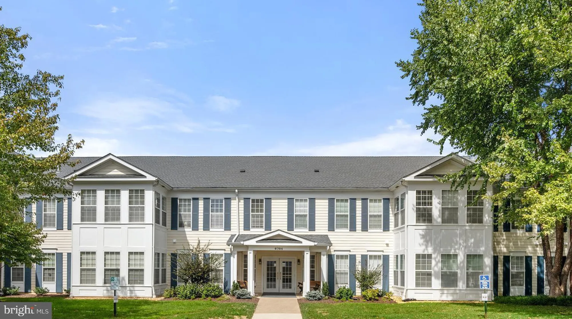 Property Slideshow image 1 of 30 | 6704 holly farm ln unit 109, Warrenton, VA, 20187
