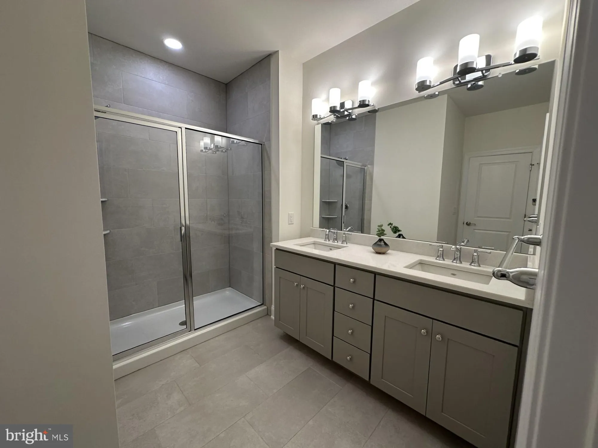 Property Slideshow image 6 of 21 | 42 kay chiarello way, Hamilton, NJ, 08690