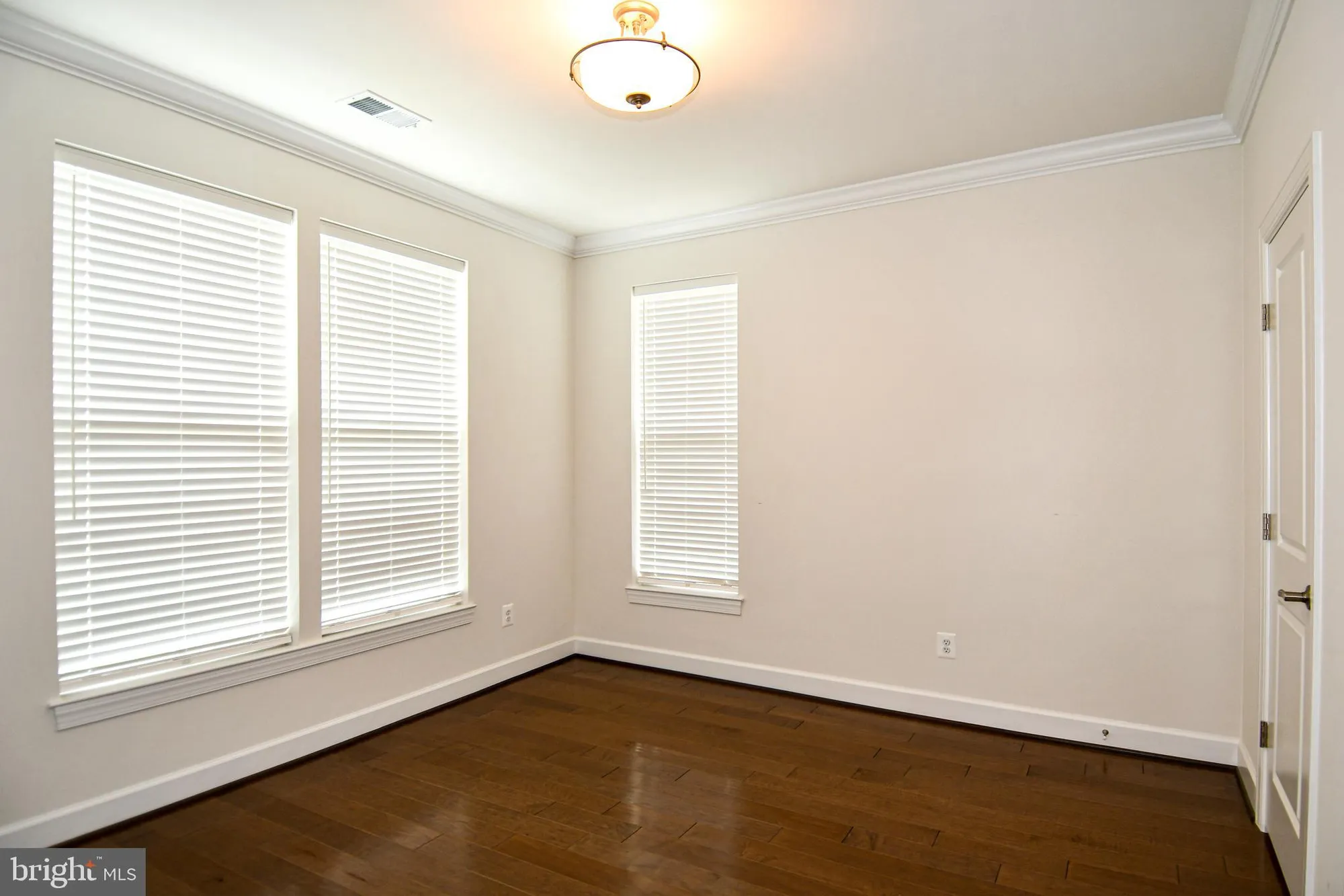 Property Slideshow image 7 of 53 | 13825 estuary pl, Woodbridge, VA, 22191