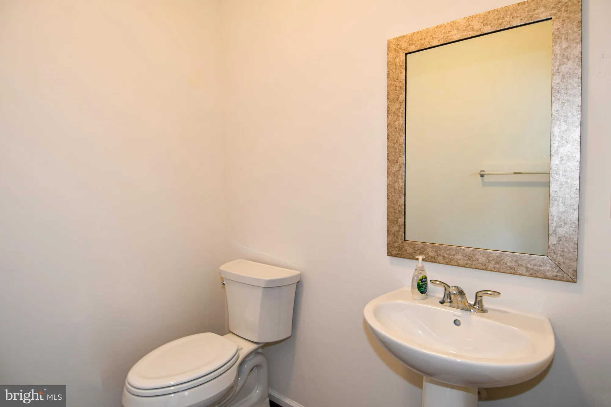 Property Slideshow image 25 of 53 | 13825 estuary pl, Woodbridge, VA, 22191