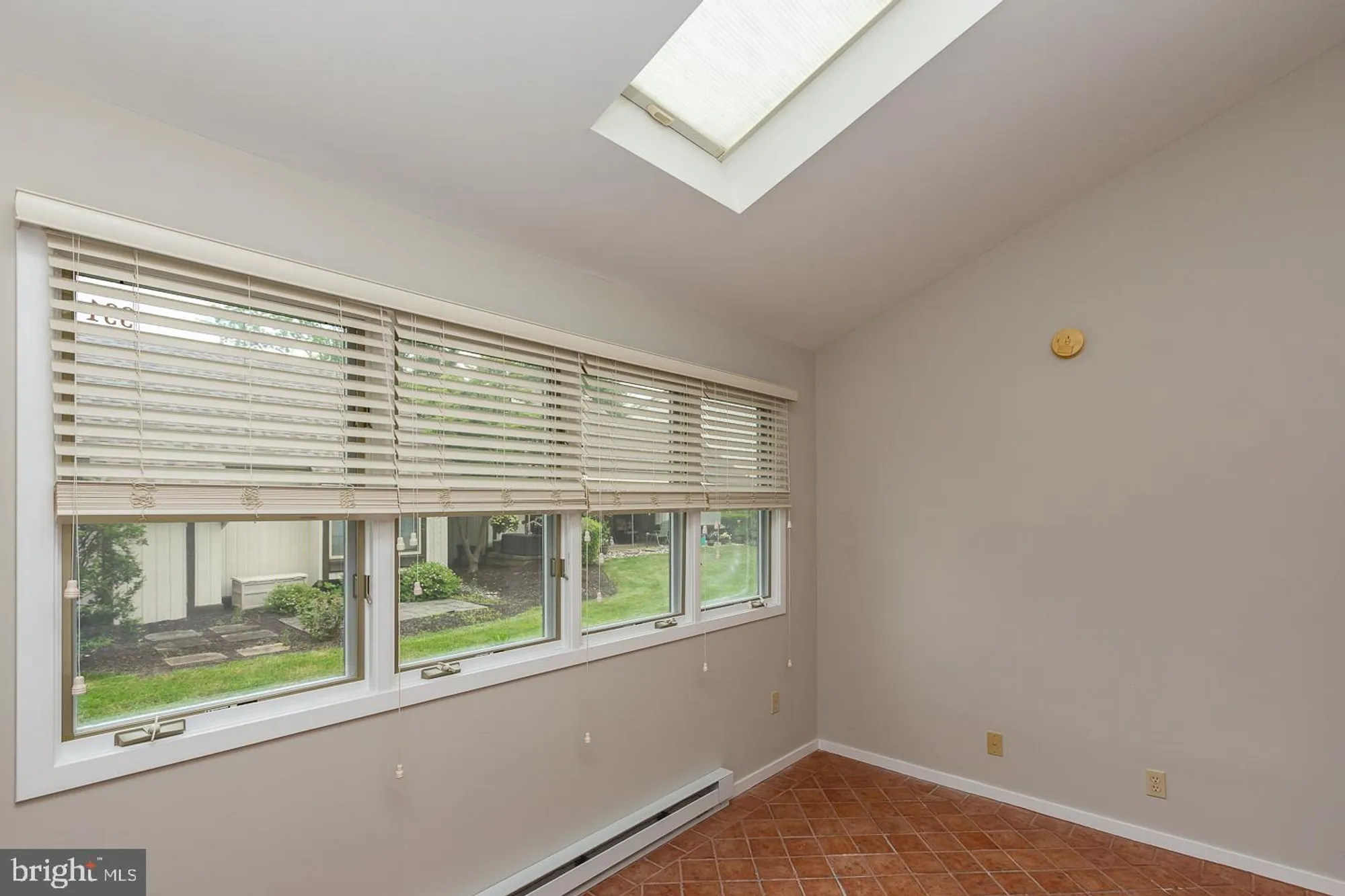 Property Slideshow image 20 of 43 | 331 devon way # 331, West Chester, PA, 19380