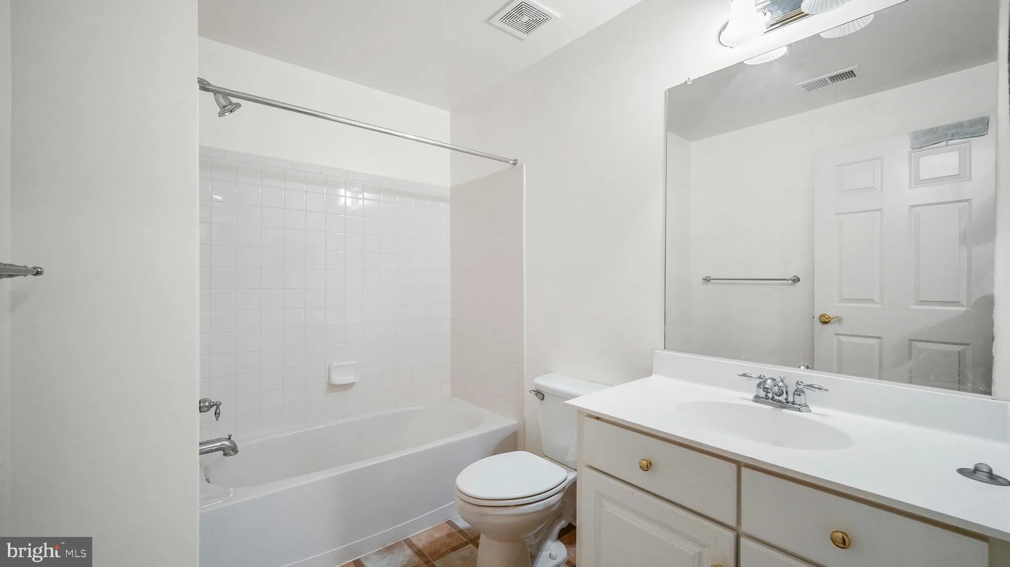 Property Slideshow image 32 of 35 | 8523 snowreath rd # 8523, Baltimore, MD, 21208