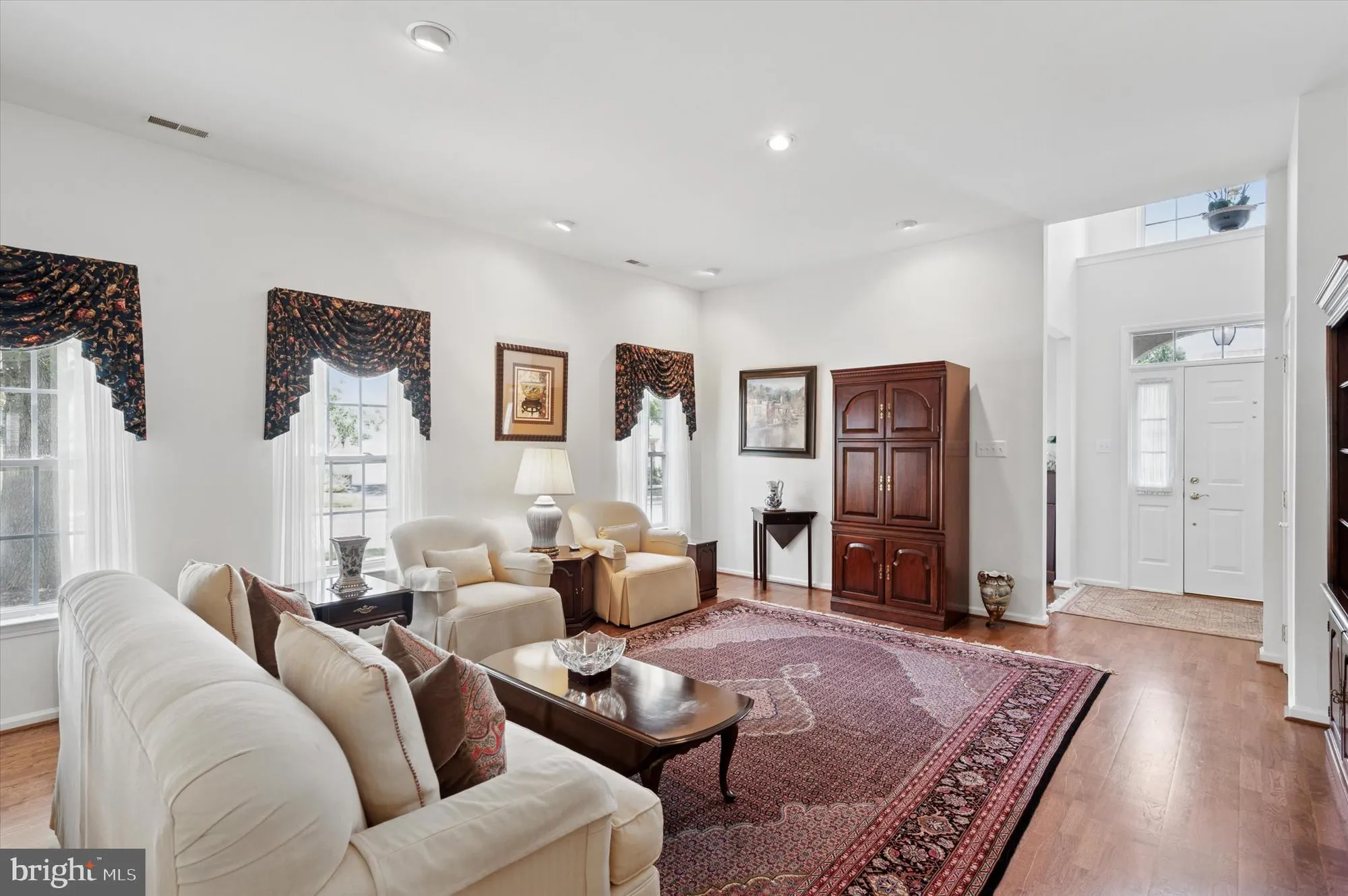 Property Slideshow image 4 of 19 | 9 corbett dr, Upper Chichester, PA, 19061