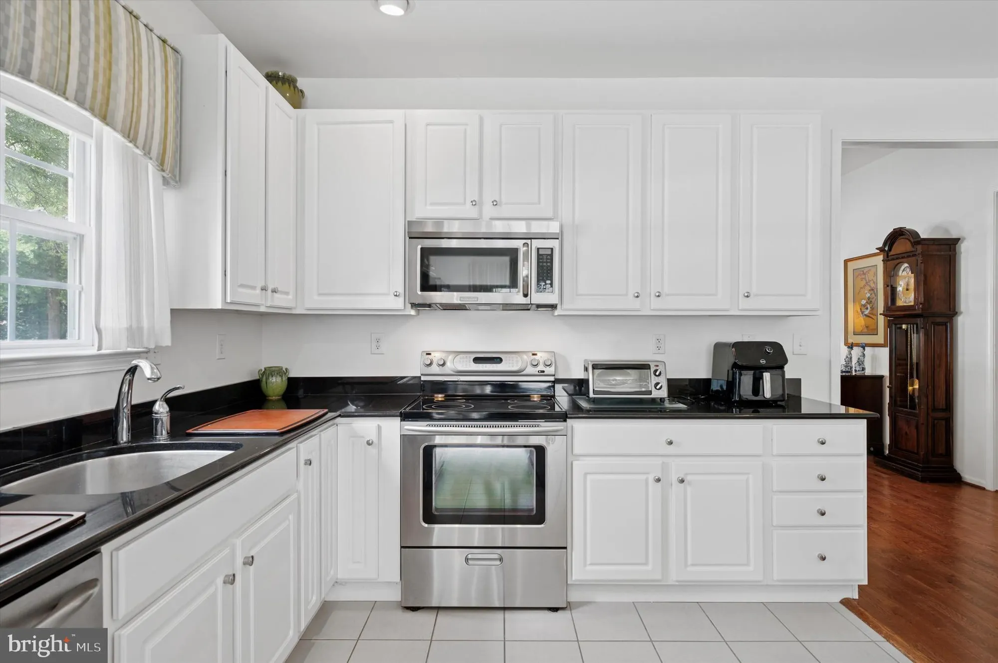 Property Slideshow image 7 of 19 | 9 corbett dr, Upper Chichester, PA, 19061