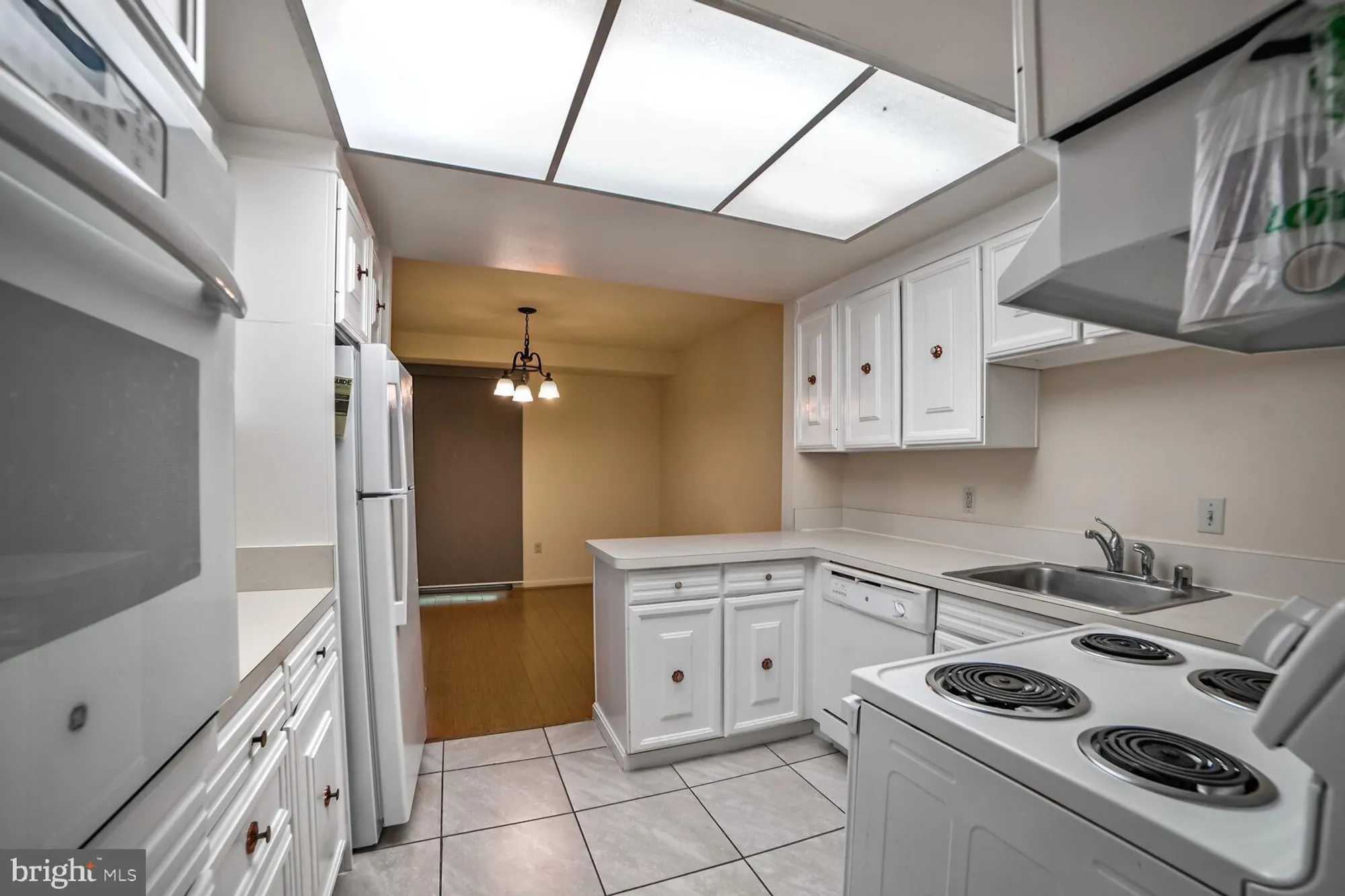 Property Slideshow image 3 of 15 | 3365 s leisure world blvd 95-1c, Silver Spring, MD, 20906