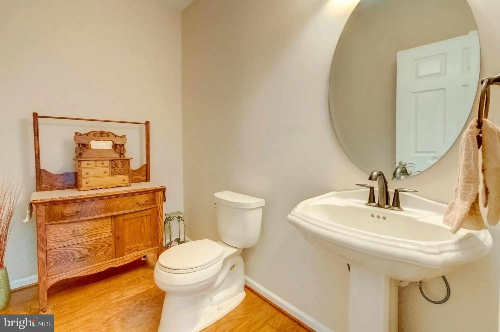 Property Slideshow image 4 of 34 | 228 loyal dr, Mechanicsburg, PA, 17050
