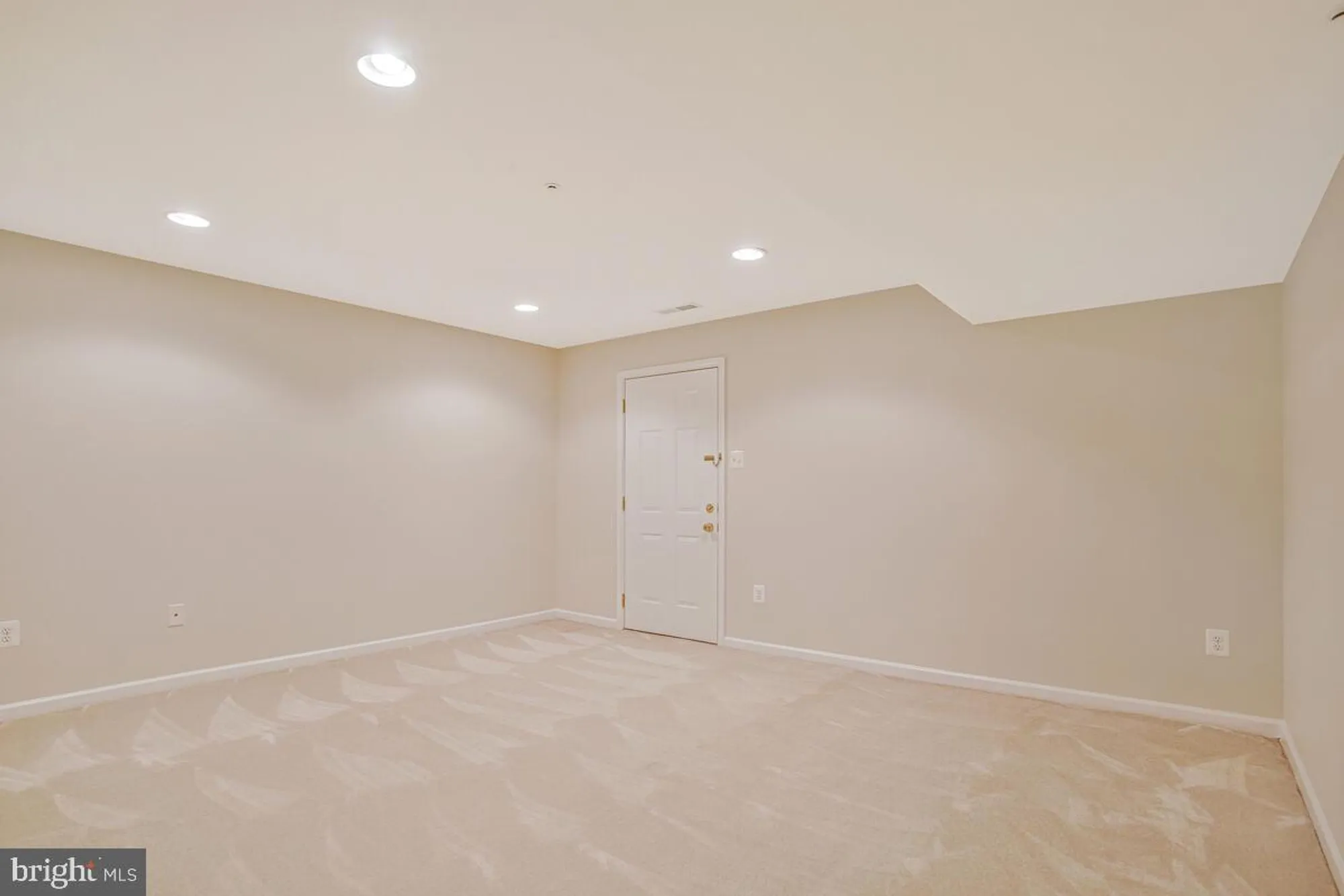 Property Slideshow image 46 of 75 | 8861 shining oceans way 27, Columbia, MD, 21045