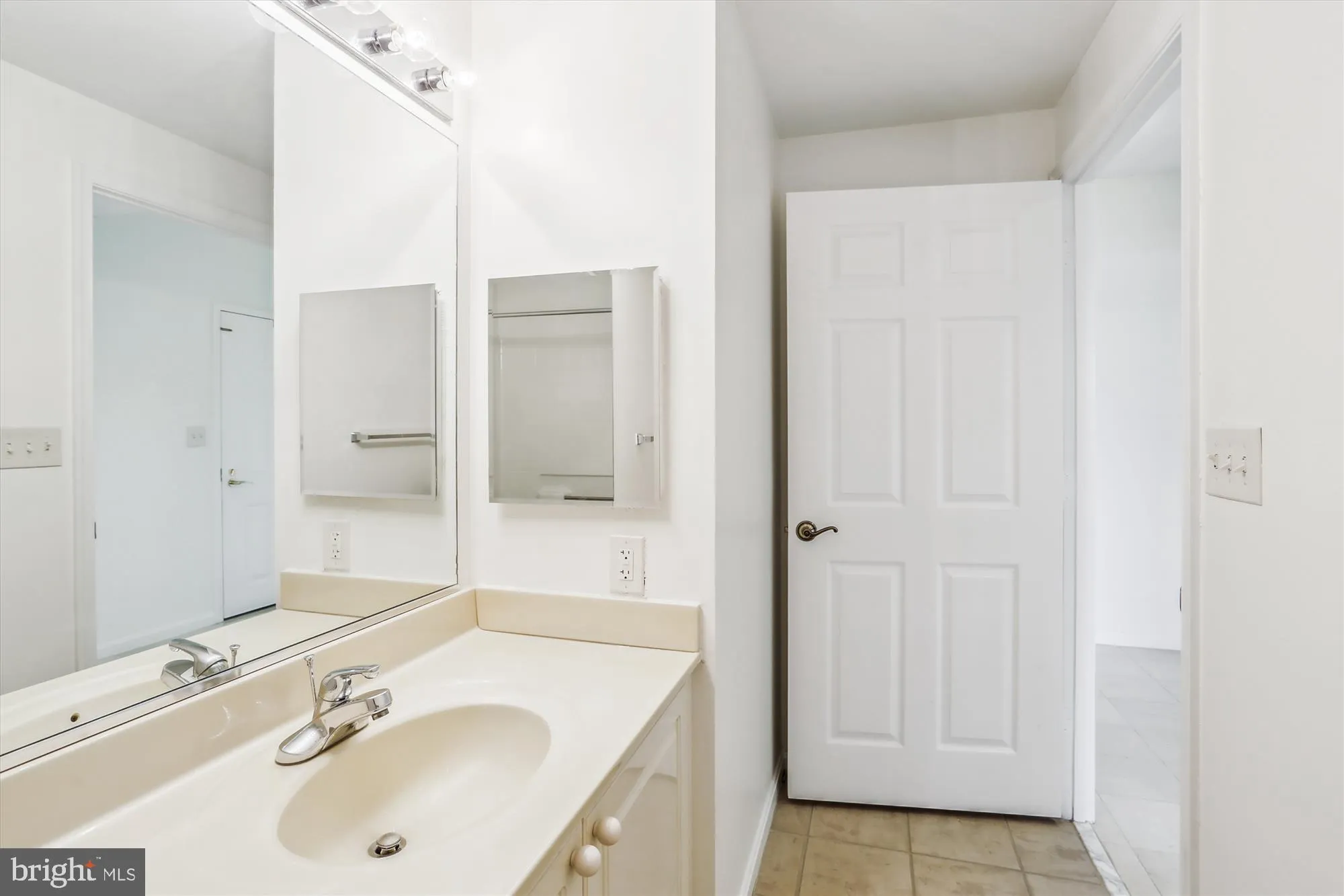 Property Slideshow image 21 of 35 | 3005 s leisure world blvd 421, Silver Spring, MD, 20906