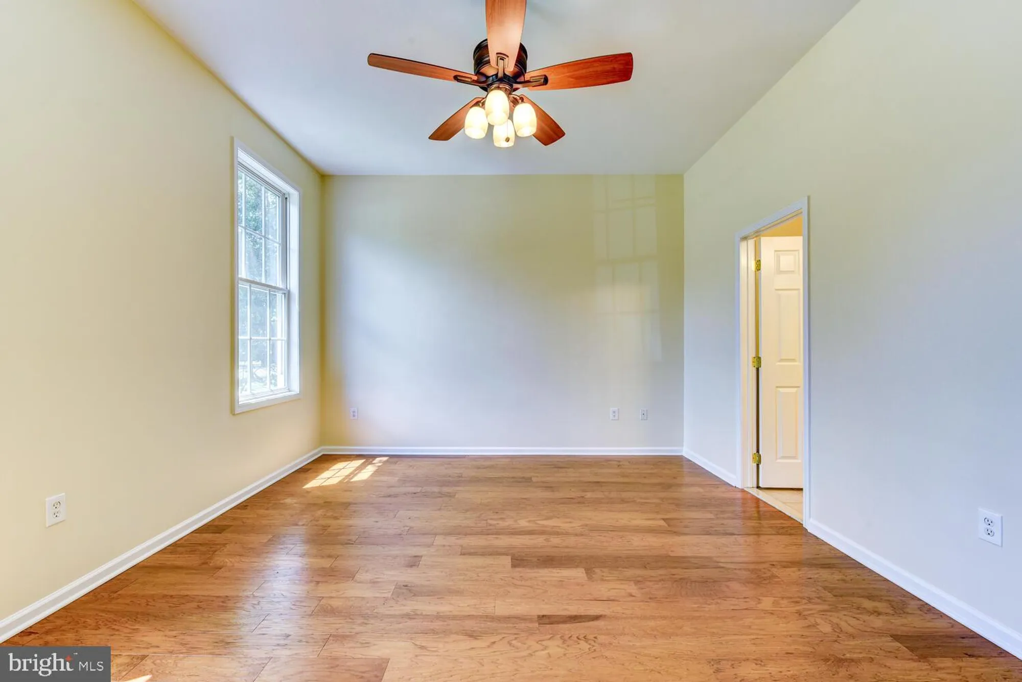 Property Slideshow image 13 of 57 | 5 trowbridge ln, Cranbury, NJ, 08512