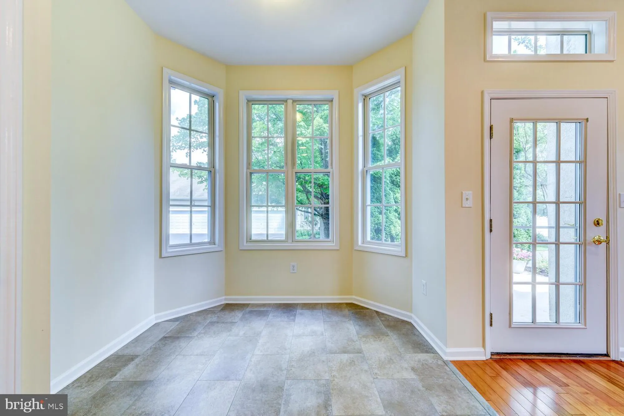 Property Slideshow image 9 of 57 | 5 trowbridge ln, Cranbury, NJ, 08512