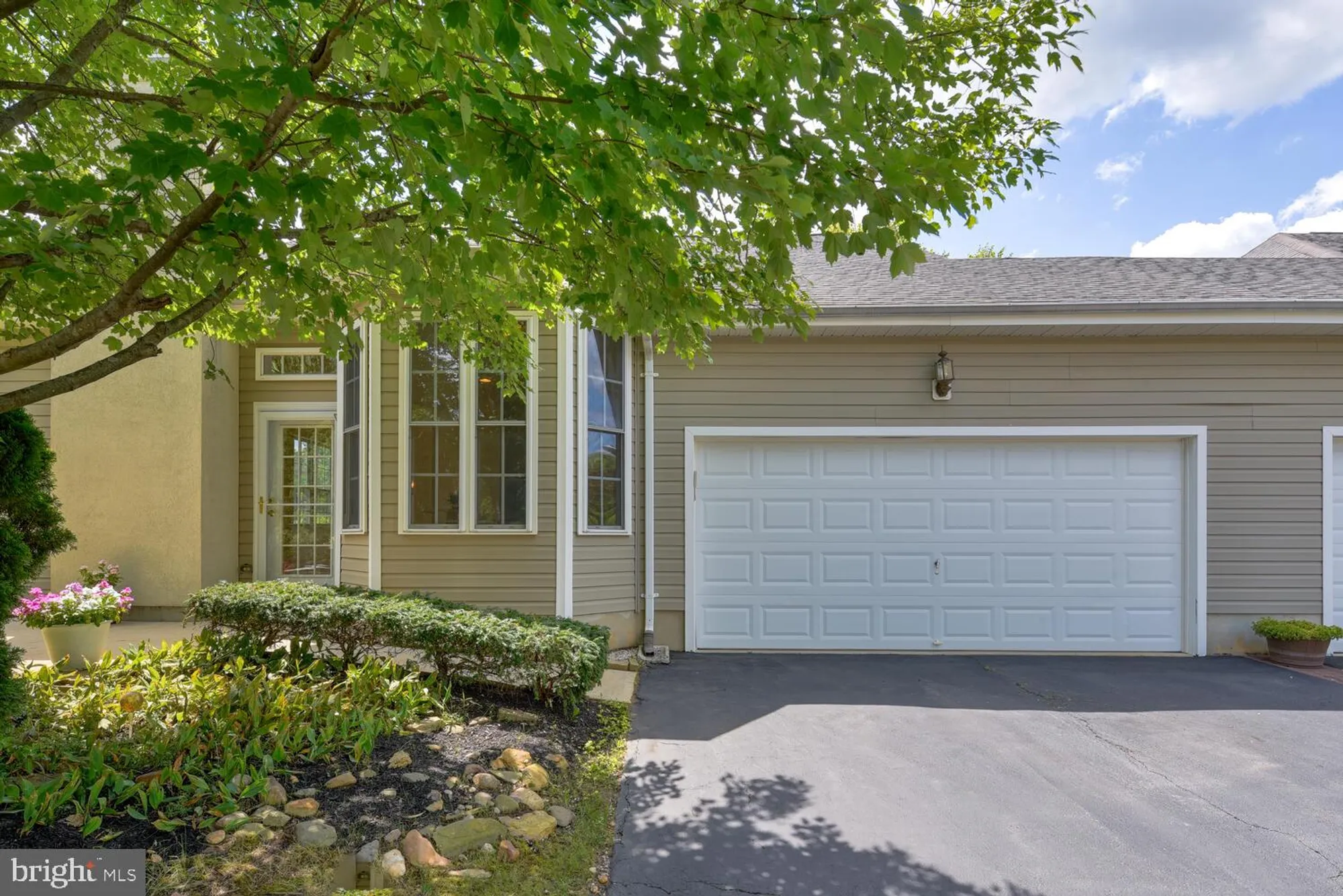 Property Slideshow image 39 of 57 | 5 trowbridge ln, Cranbury, NJ, 08512