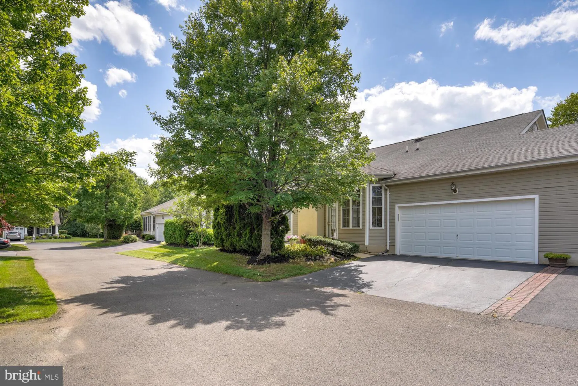 Property Slideshow image 40 of 57 | 5 trowbridge ln, Cranbury, NJ, 08512