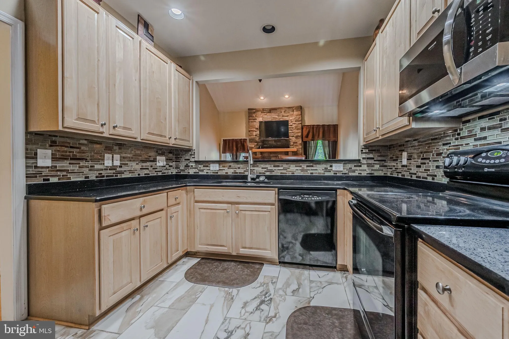 Property Slideshow image 9 of 33 | 433 pierce run, Newark, DE, 19702