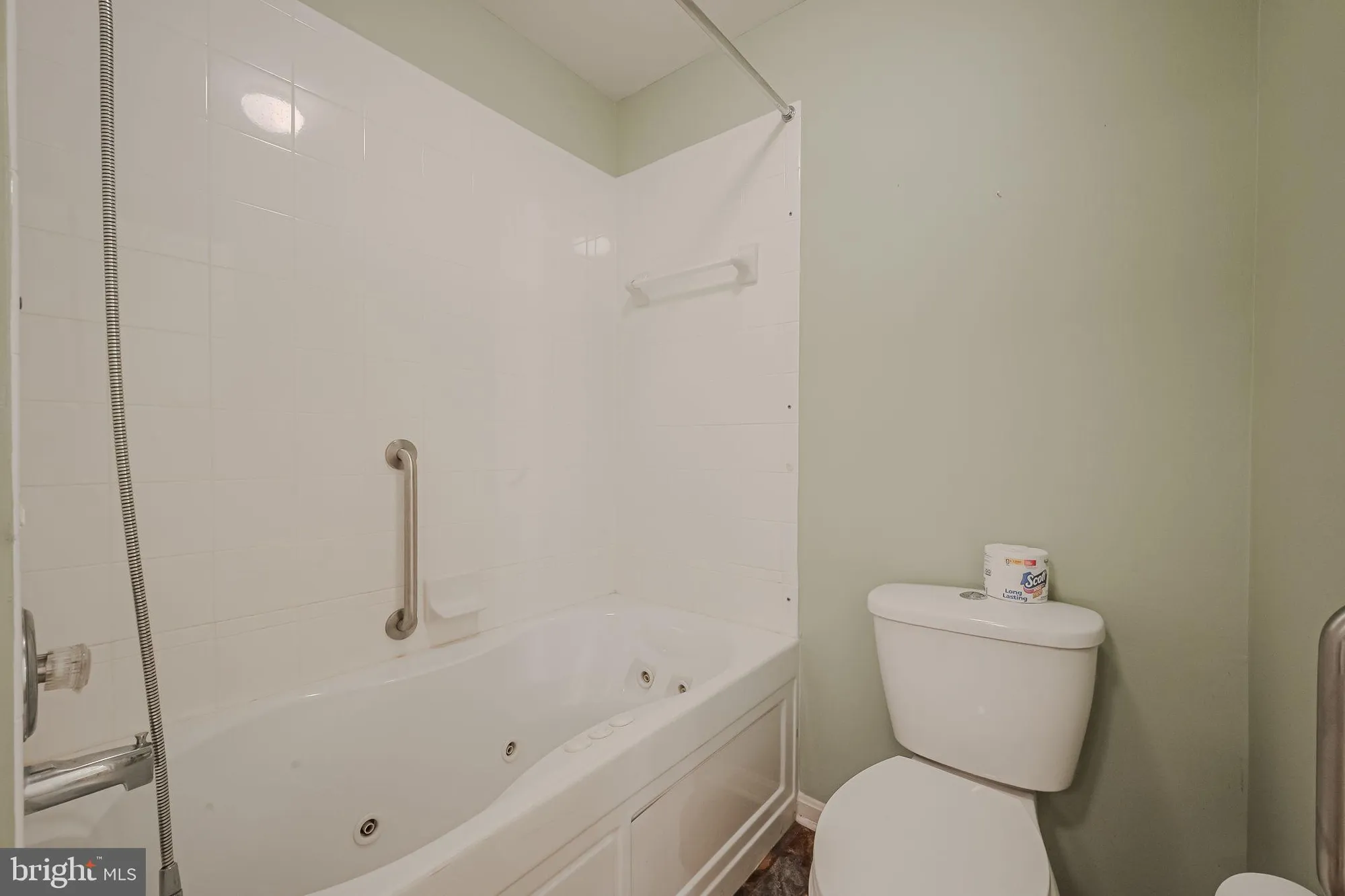 Property Slideshow image 25 of 33 | 433 pierce run, Newark, DE, 19702