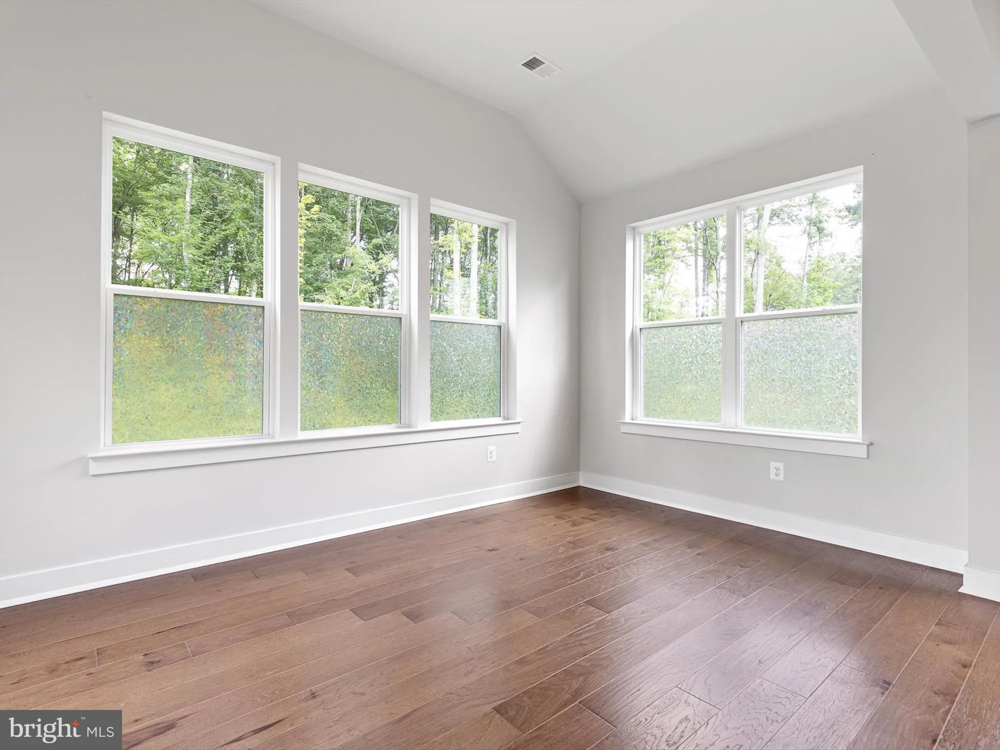 Property Slideshow image 15 of 28 | 632 mayfield falls dr, Newark, DE, 19702