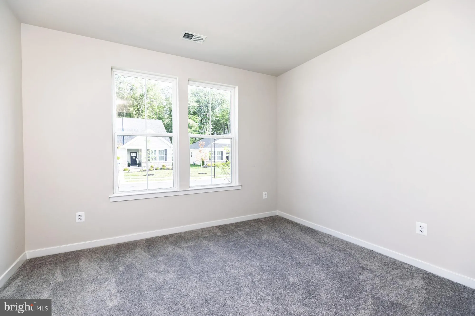 Property Slideshow image 14 of 36 | 679 mayfield falls dr, Newark, DE, 19702