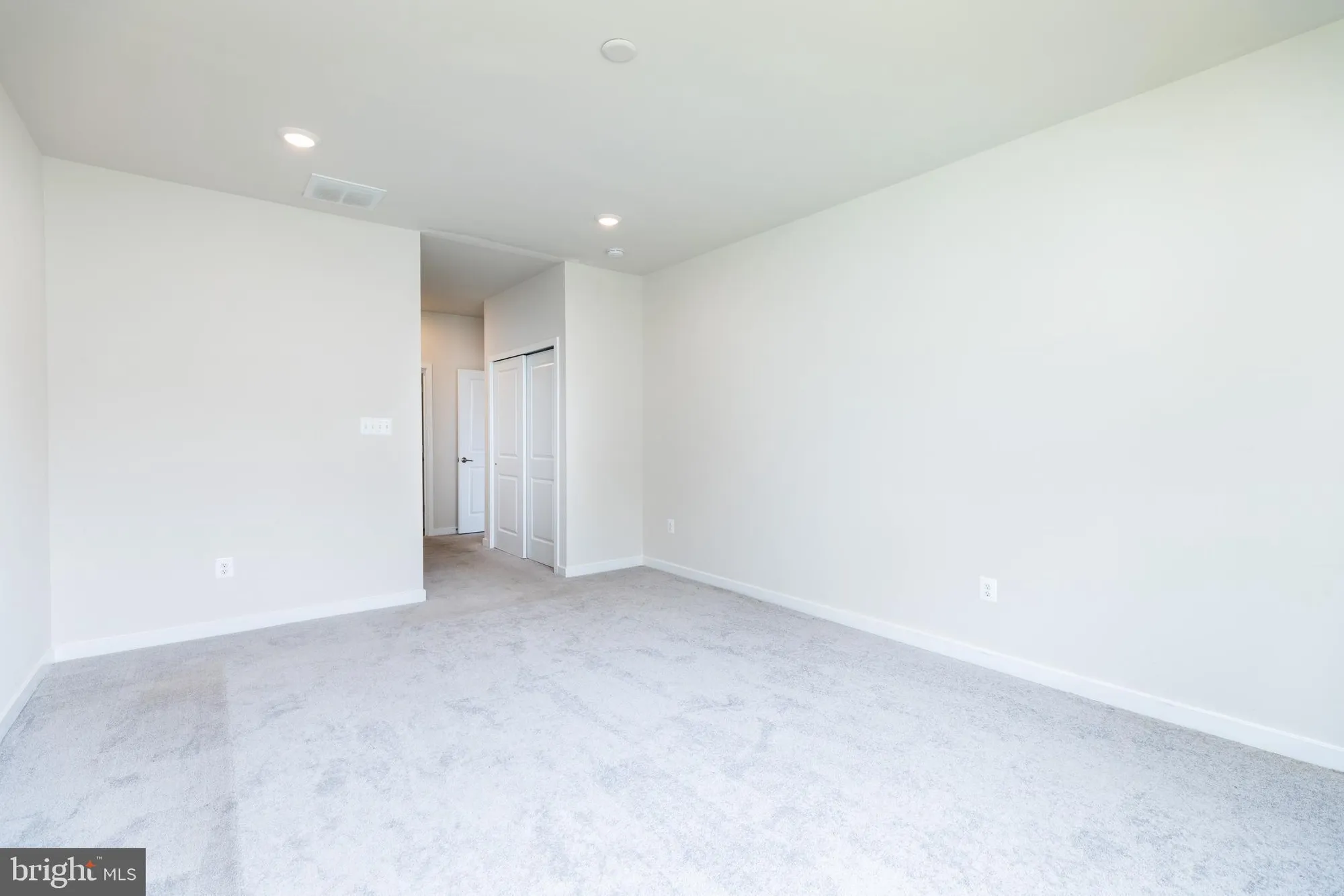 Property Slideshow image 25 of 36 | 679 mayfield falls dr, Newark, DE, 19702