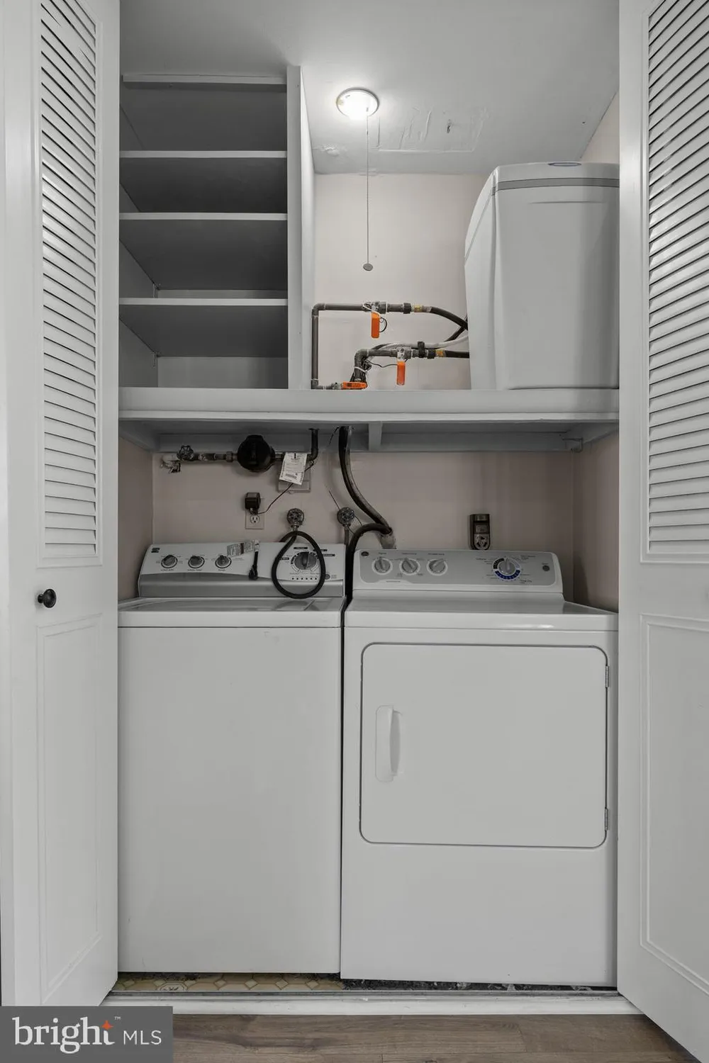 Property Slideshow image 9 of 16 | 7 sherwood pl, Southampton, NJ, 08088