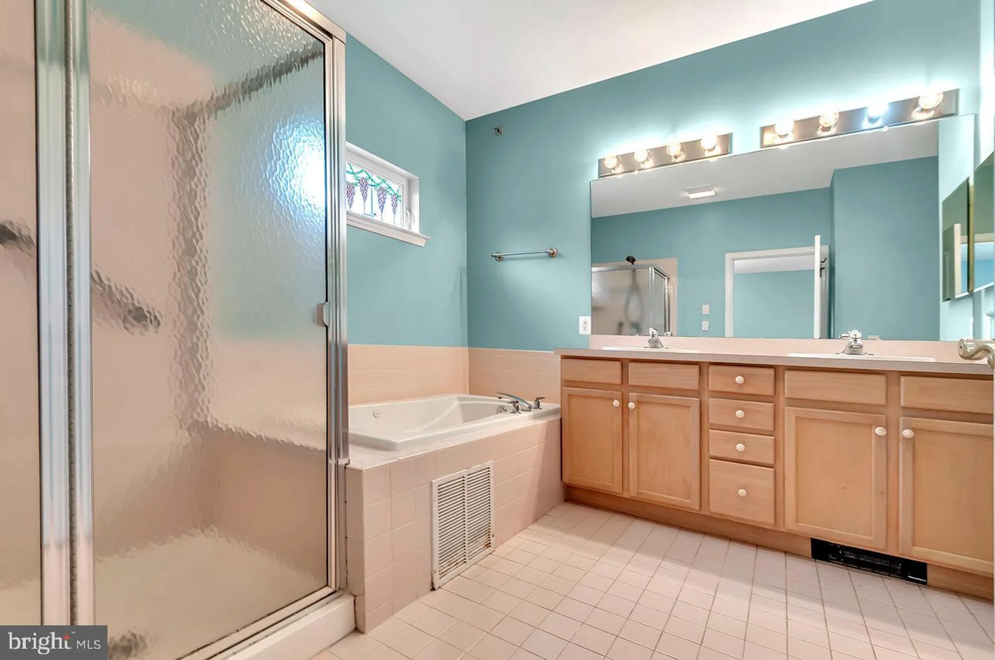 Property Slideshow image 21 of 30 | 26 rainflower ln, West Windsor, NJ, 08550