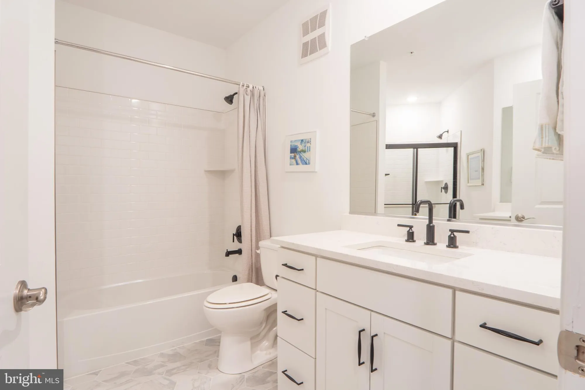 Property Slideshow image 22 of 41 | 13970 englefield dr unit 303, Woodbridge, VA, 22193