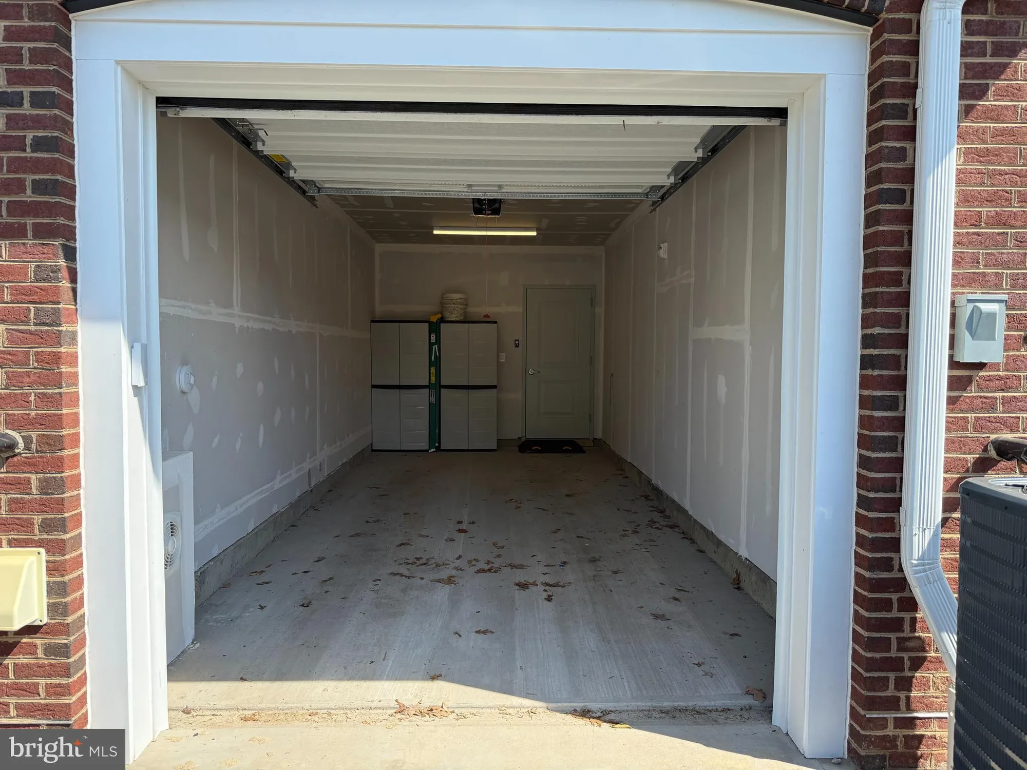 Property Slideshow image 29 of 41 | 13970 englefield dr unit 303, Woodbridge, VA, 22193